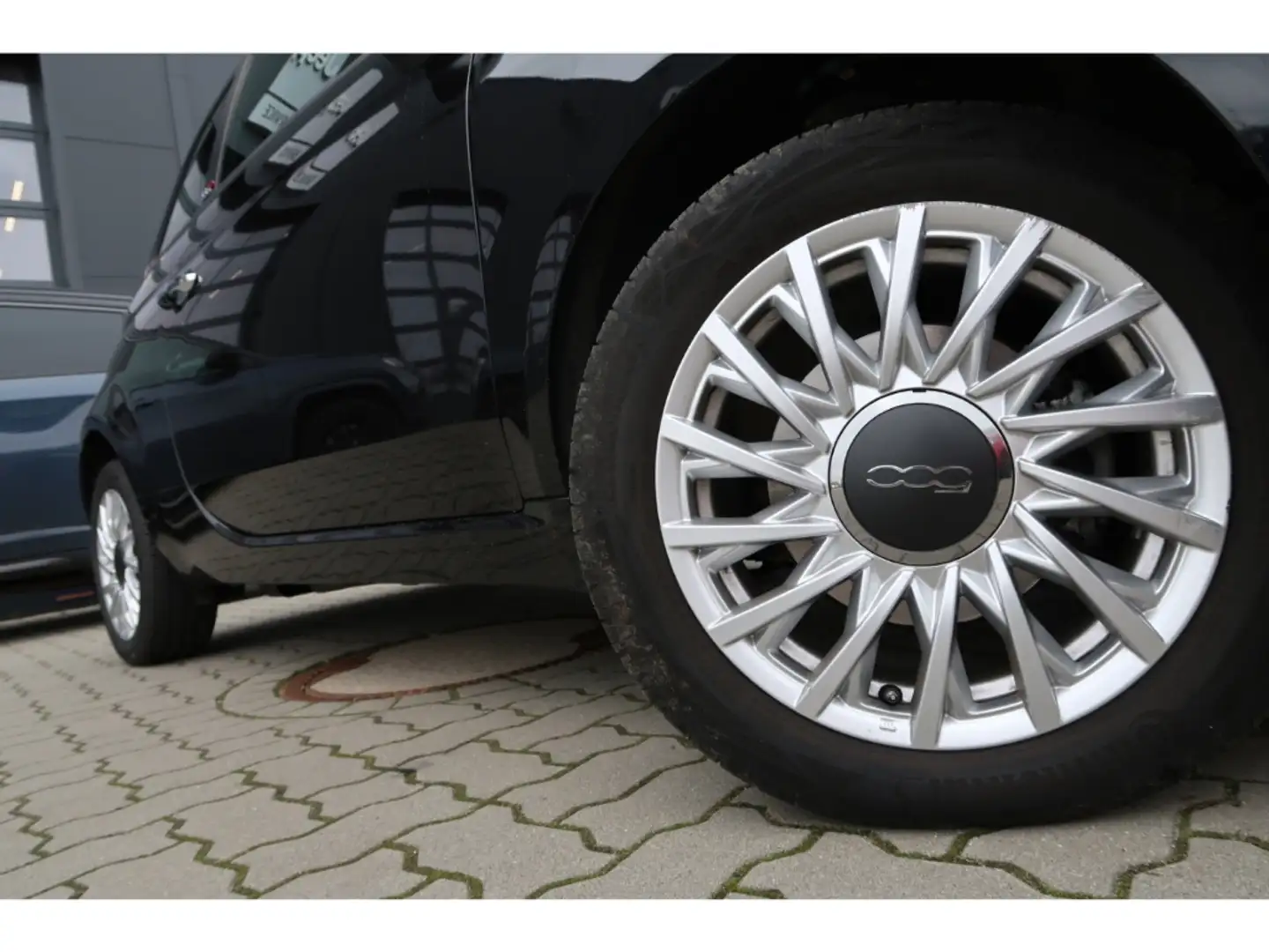 Fiat 500C Lounge 1.0 Mild Hybrid Uconnect PDC Klima Schwarz - 2