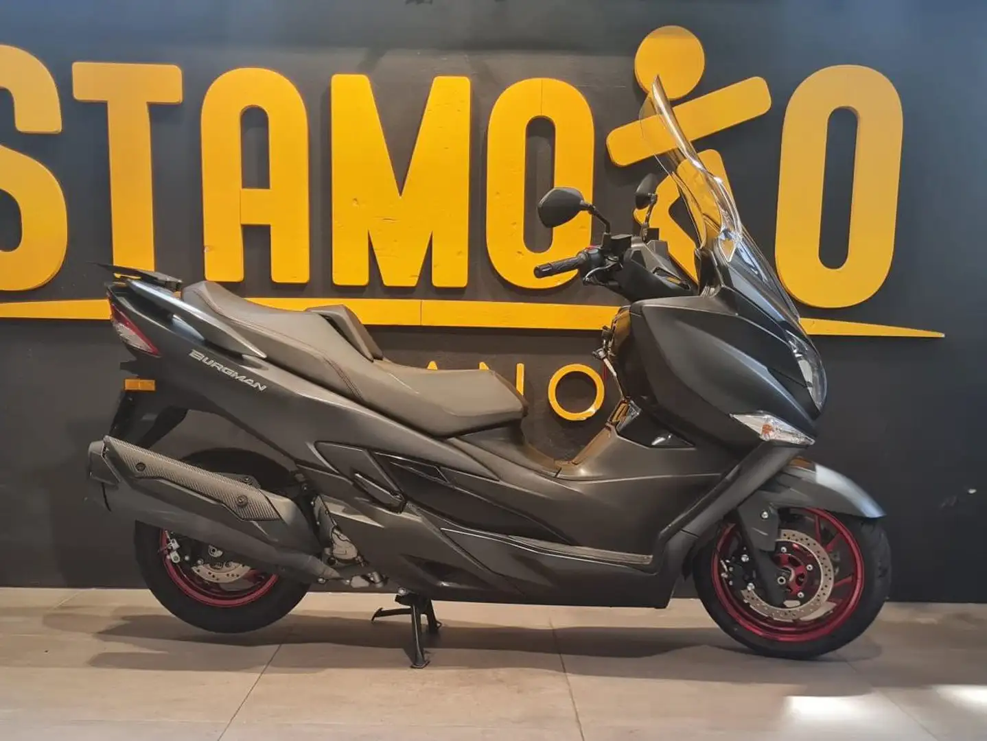 Suzuki Burgman 400 Black - 1