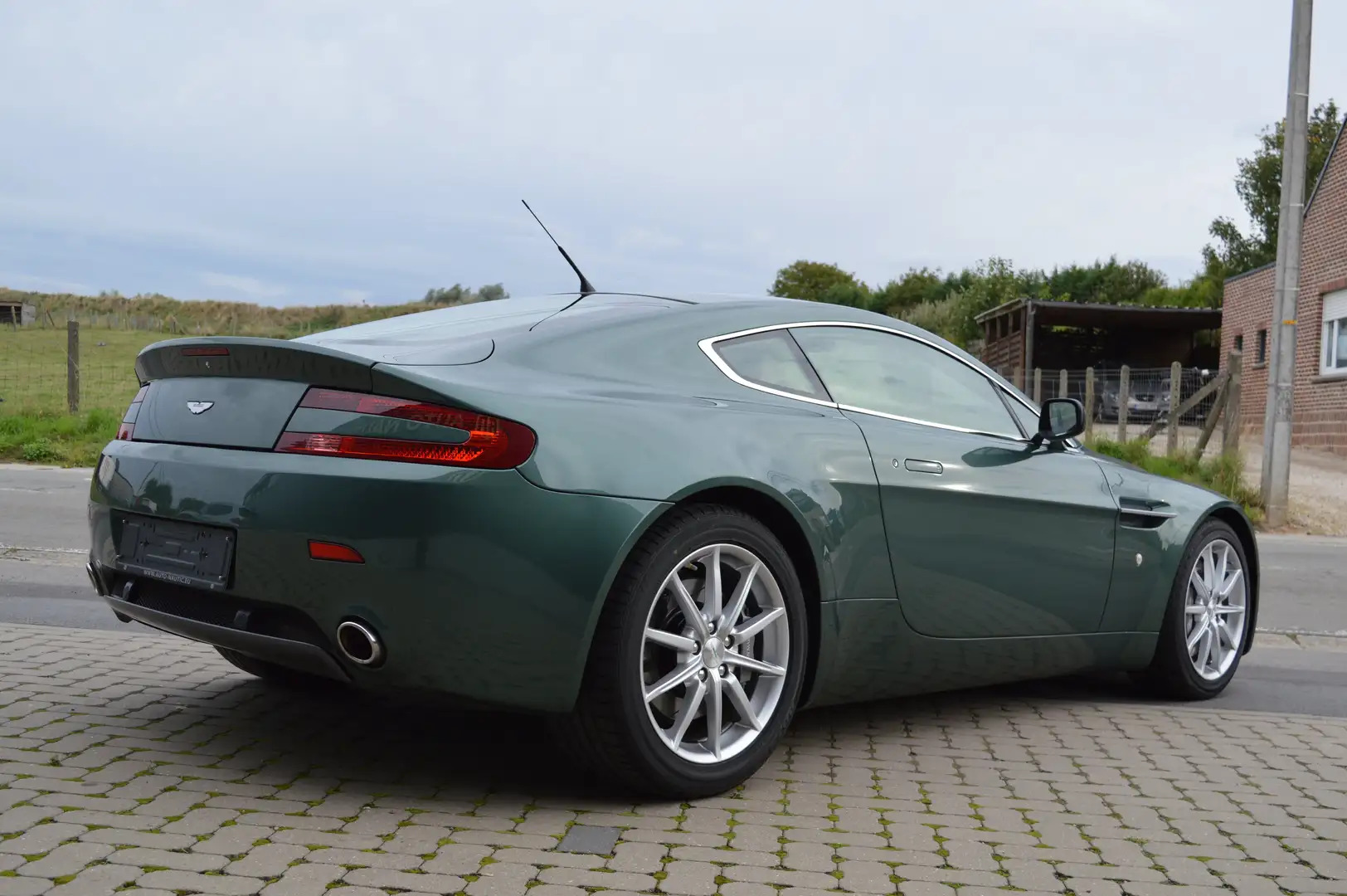 Aston Martin V8 Vantage 4.3i Manual gearbox - Top condition Vert - 2