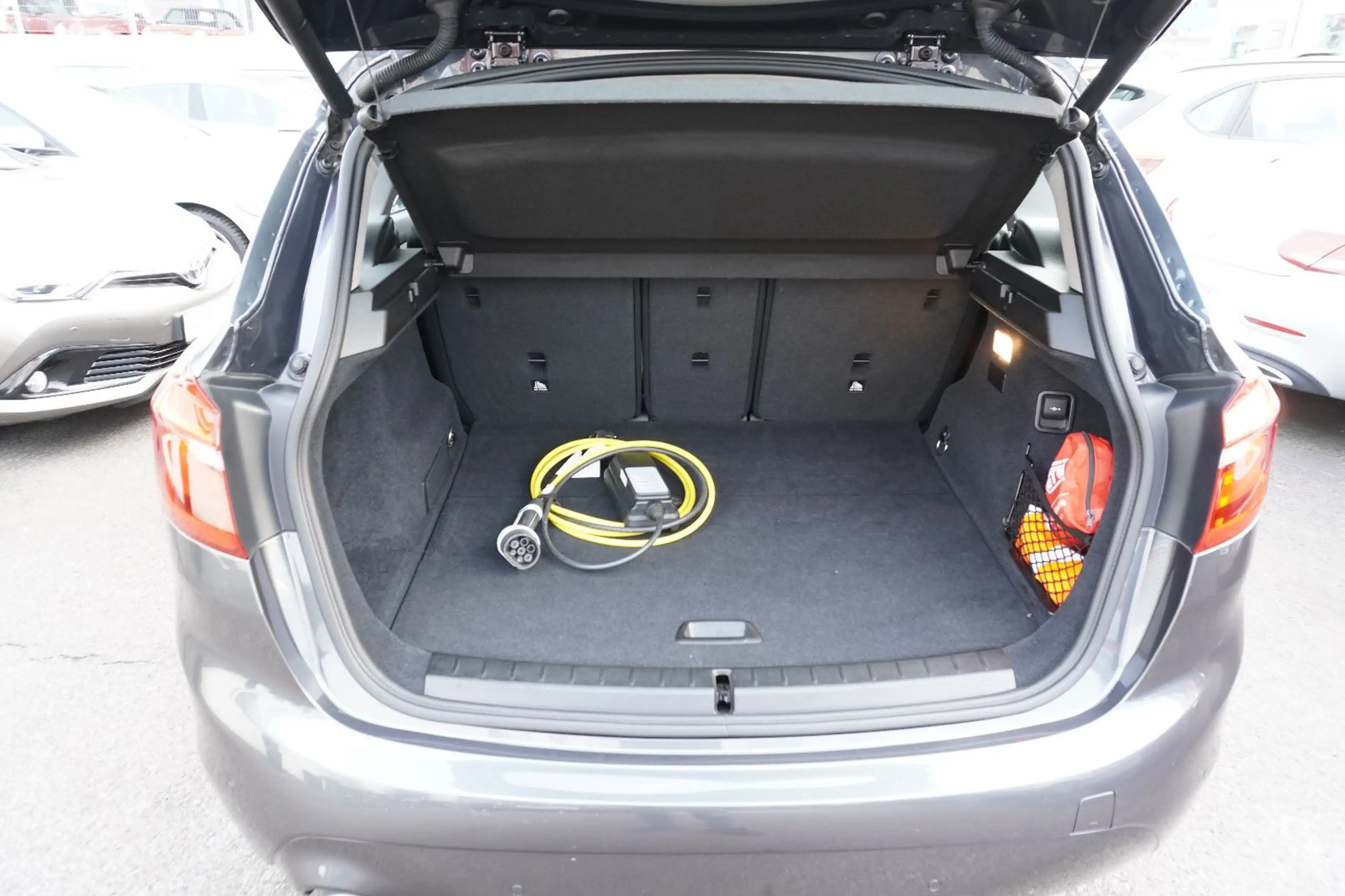 BMW 225 Xe Active Tourer Advantage*Plug in Hybrid* — photo 14