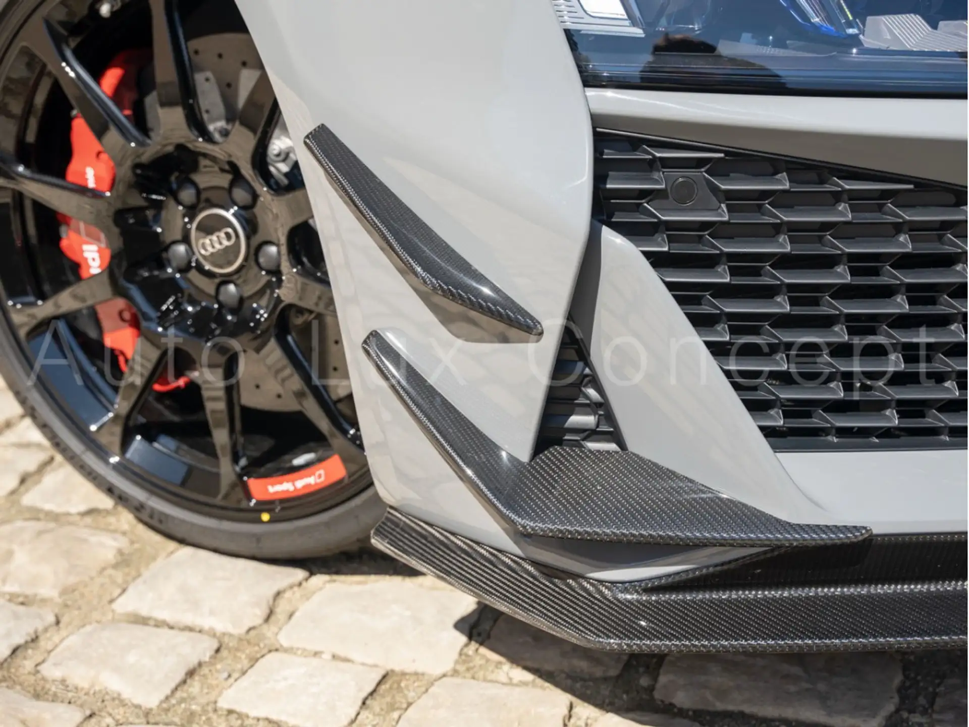 아우디 R8 V10 5.2 FSI 2023 화이트 사진 5