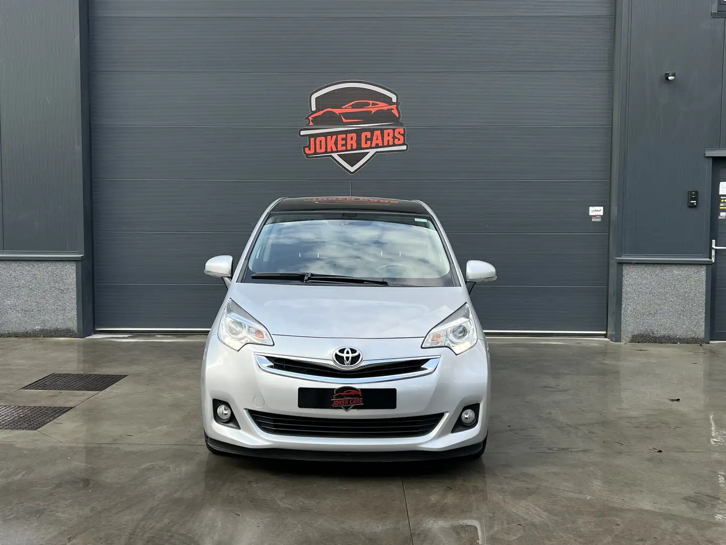 Toyota Verso-S 1.33 VVT-i Lounge Camera Pano Cruise 1ste Eig Grau - 1