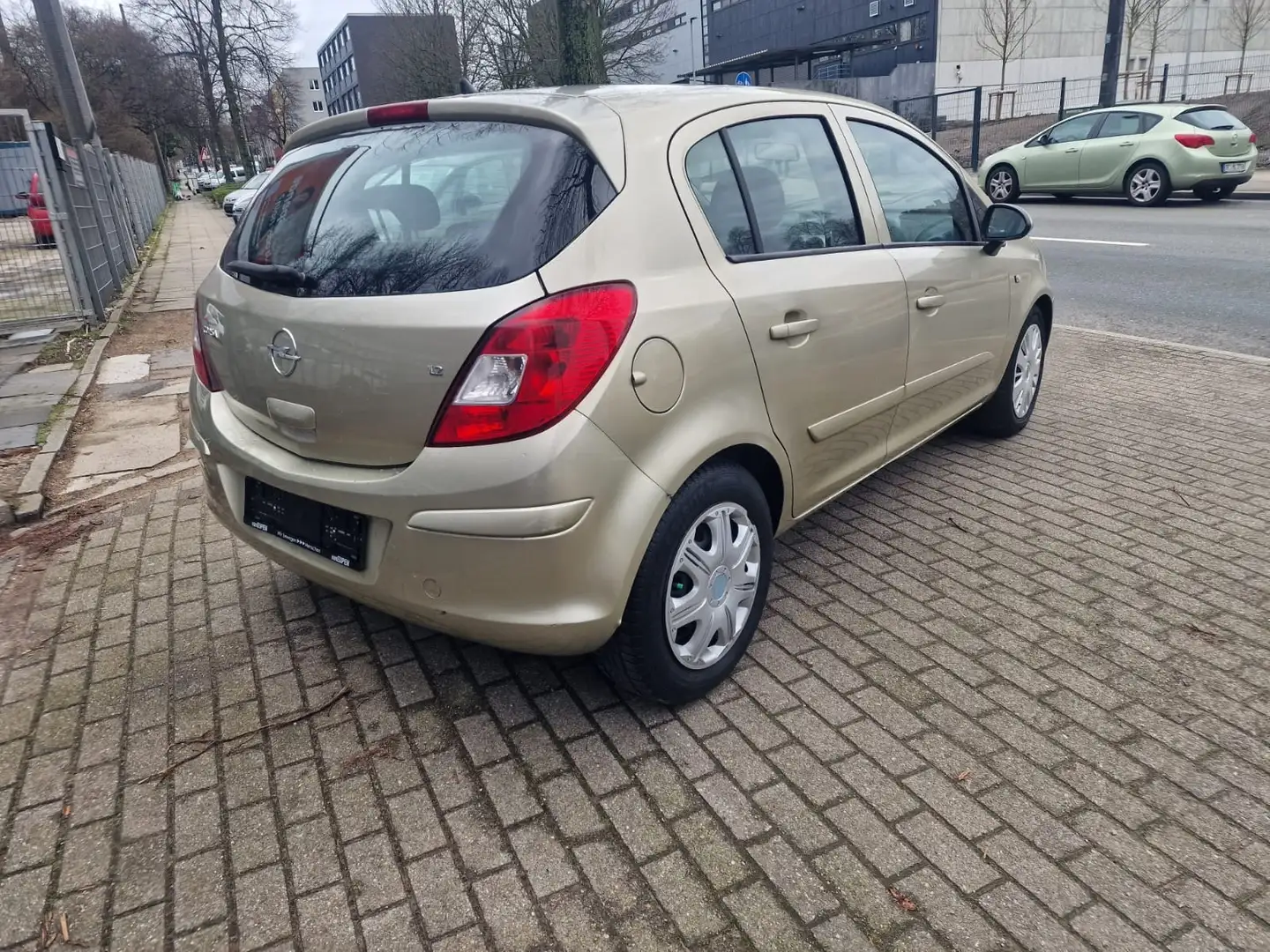 Opel Corsa 1.2 16V Złoty - 2
