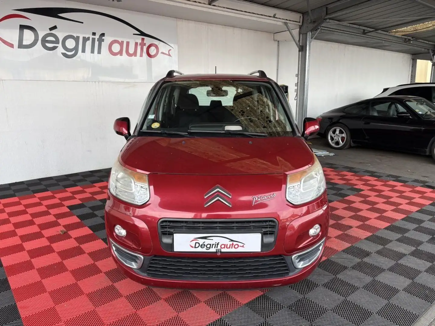 Citroen C3 Picasso HDi 90 Airdream Confort Rouge - 2