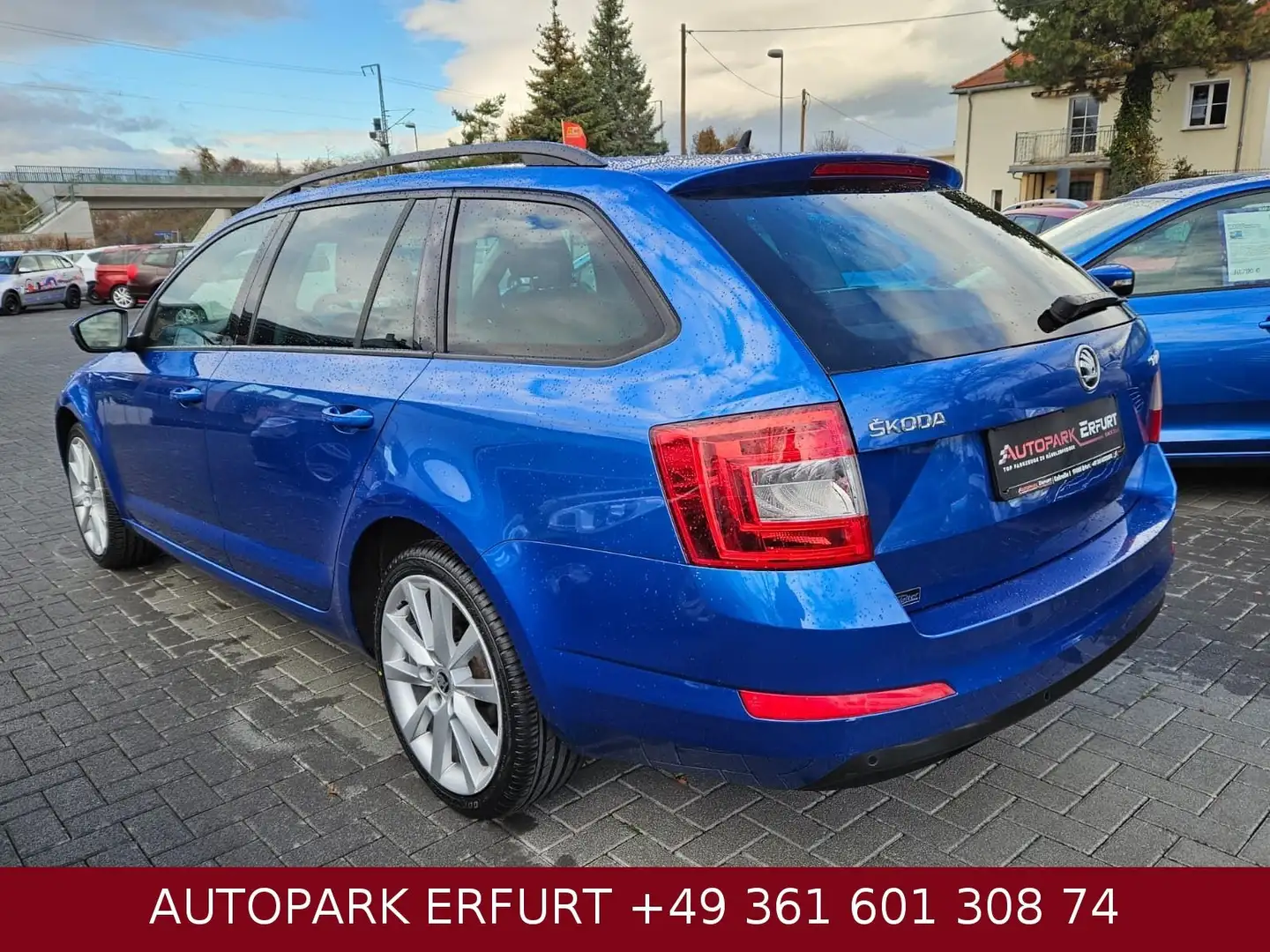 Skoda Octavia Combi Joy*Klima*Temp*StzH*Phone*Xenon Blauw - 2