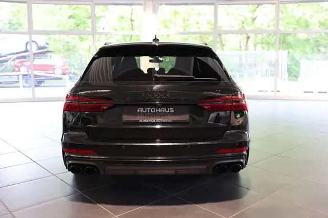 Audi S6 Avant view 5