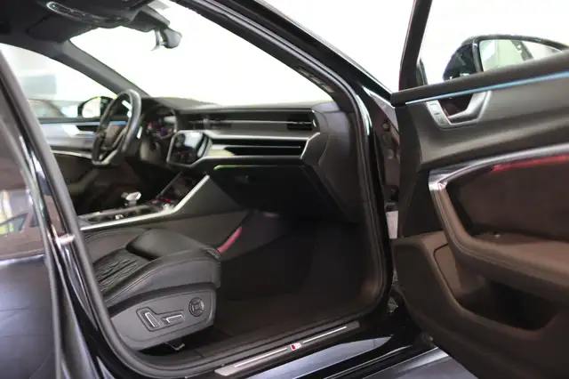 Audi S6 Avant view 11