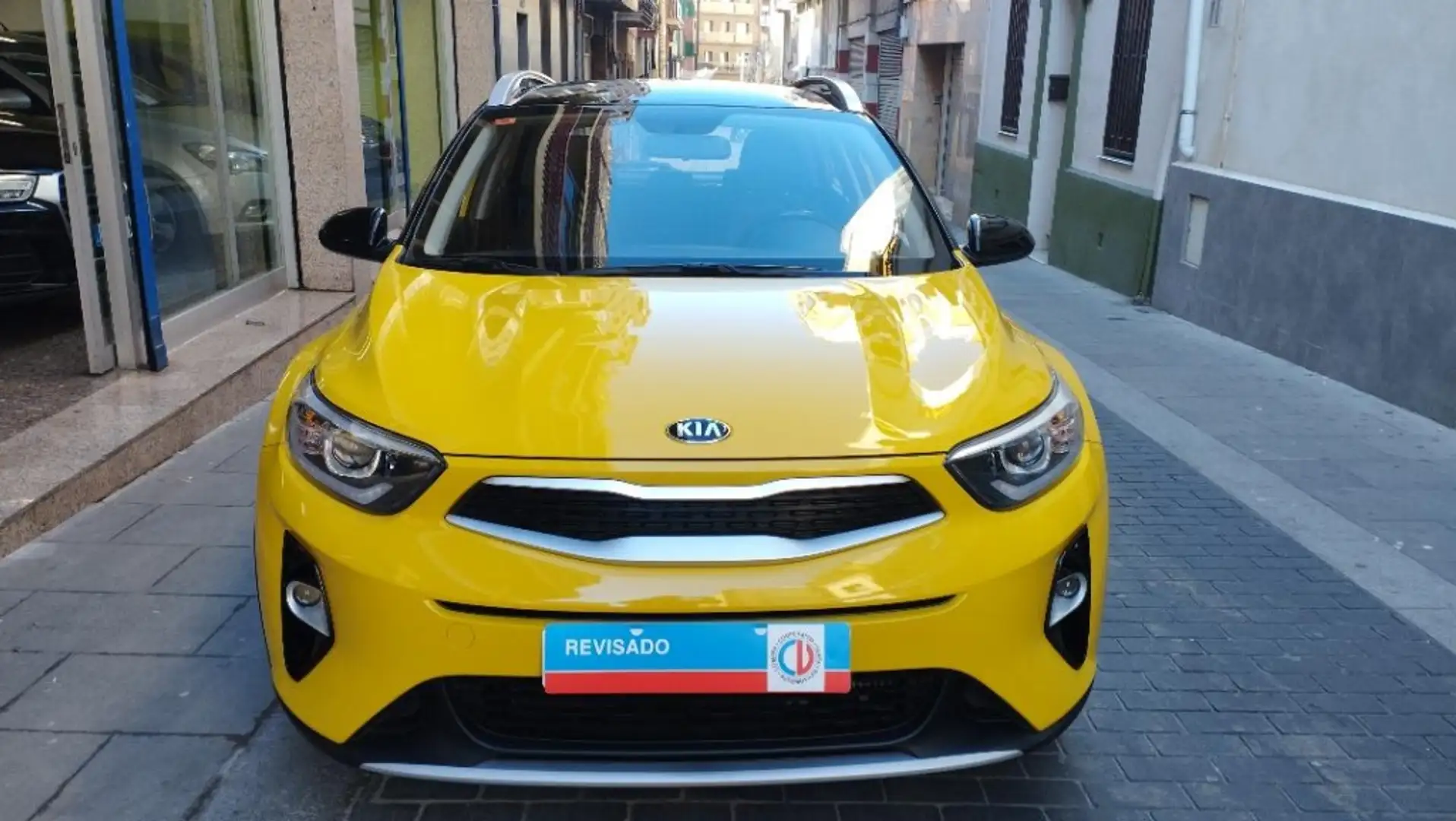 Kia Stonic 1.0 T-GDi Eco-Dynamic Drive 120 Amarillo - 2