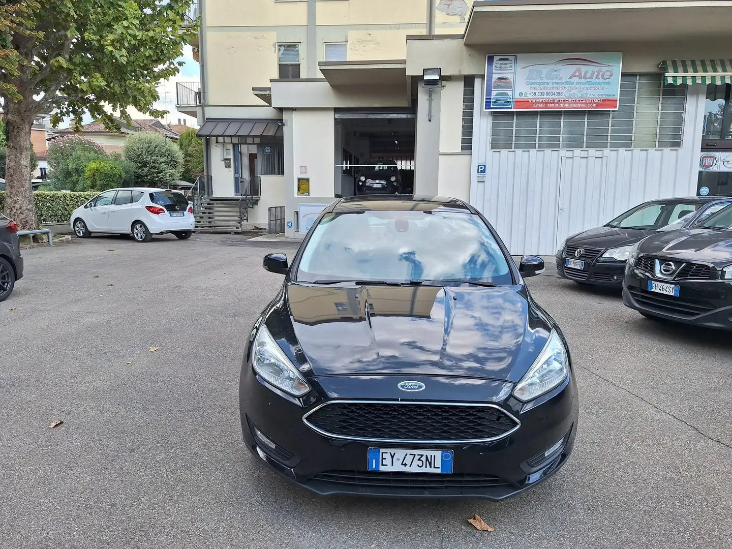 Ford Focus Focus IV 2015 SW SW 1.5 tdci Plus s Schwarz - 2