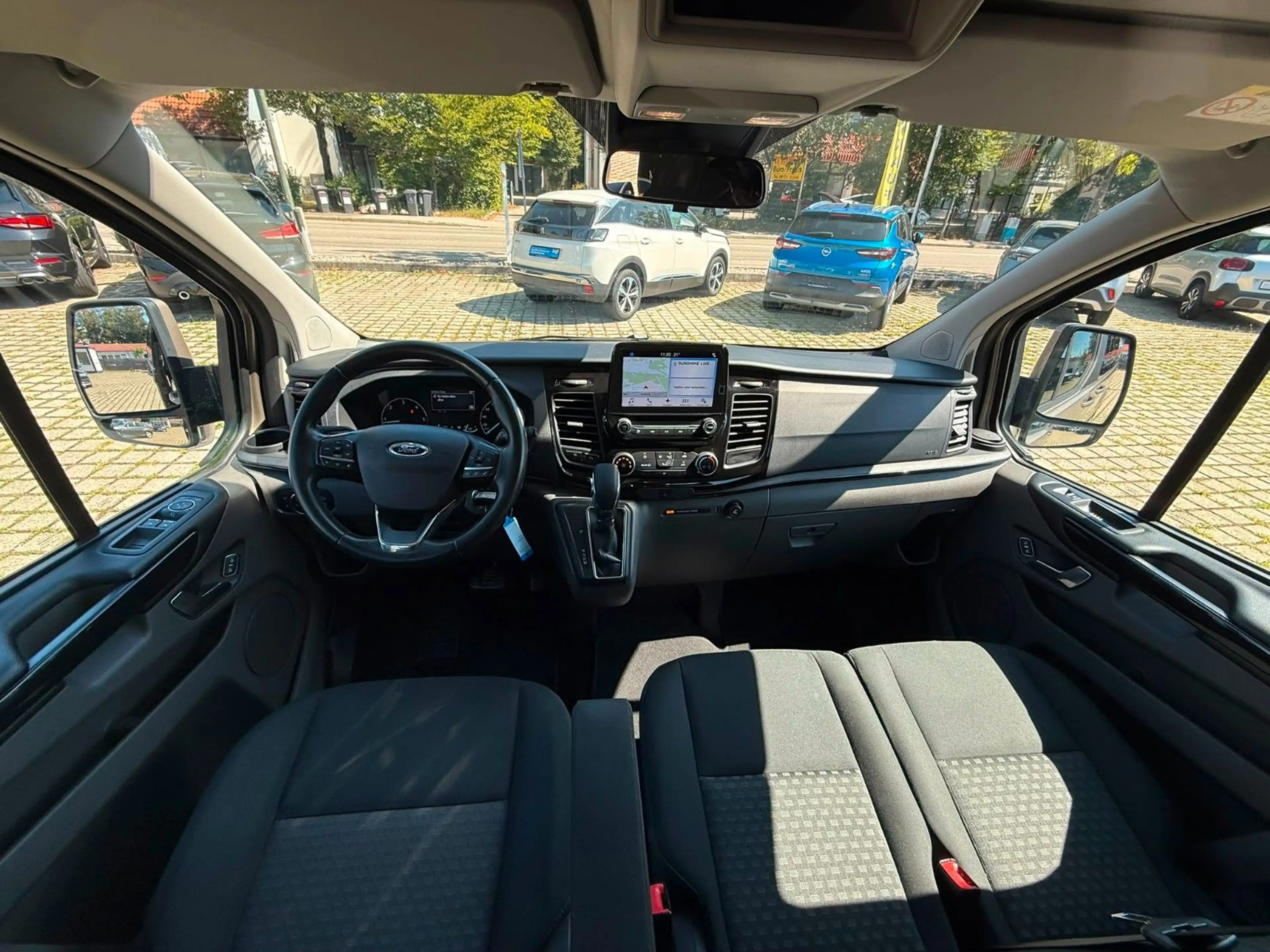 Ford Tourneo Custom 2.0 TDCI — photo 9