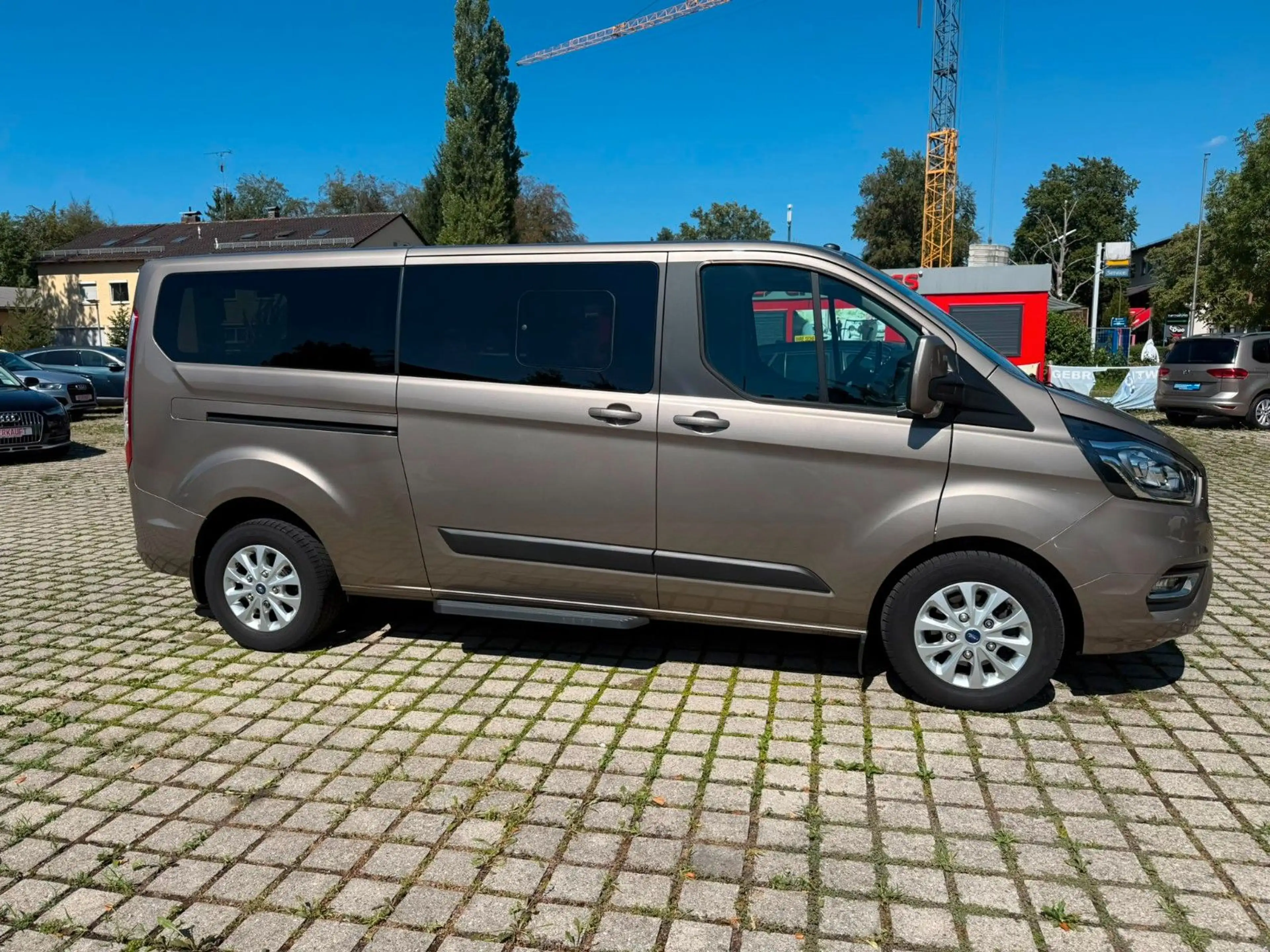 Ford Tourneo Custom 2.0 TDCI — photo 4
