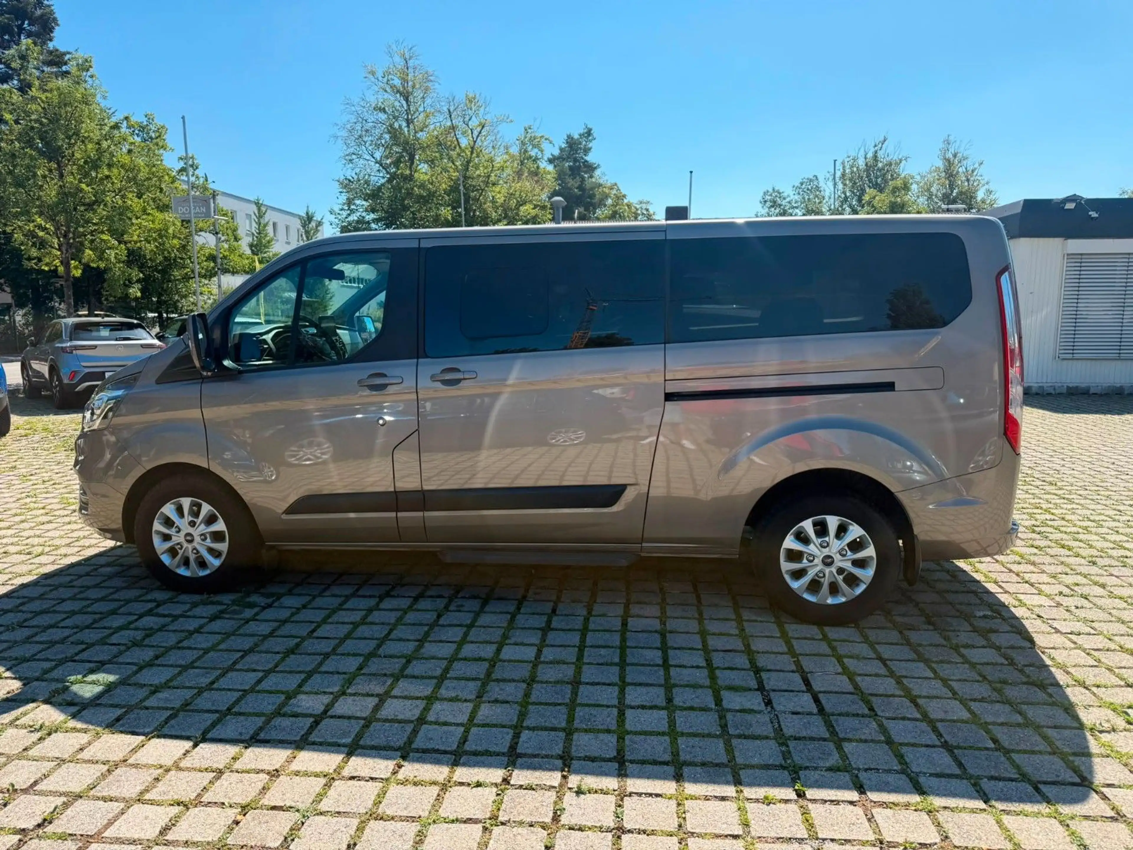 Ford Tourneo Custom 2.0 TDCI — photo 5