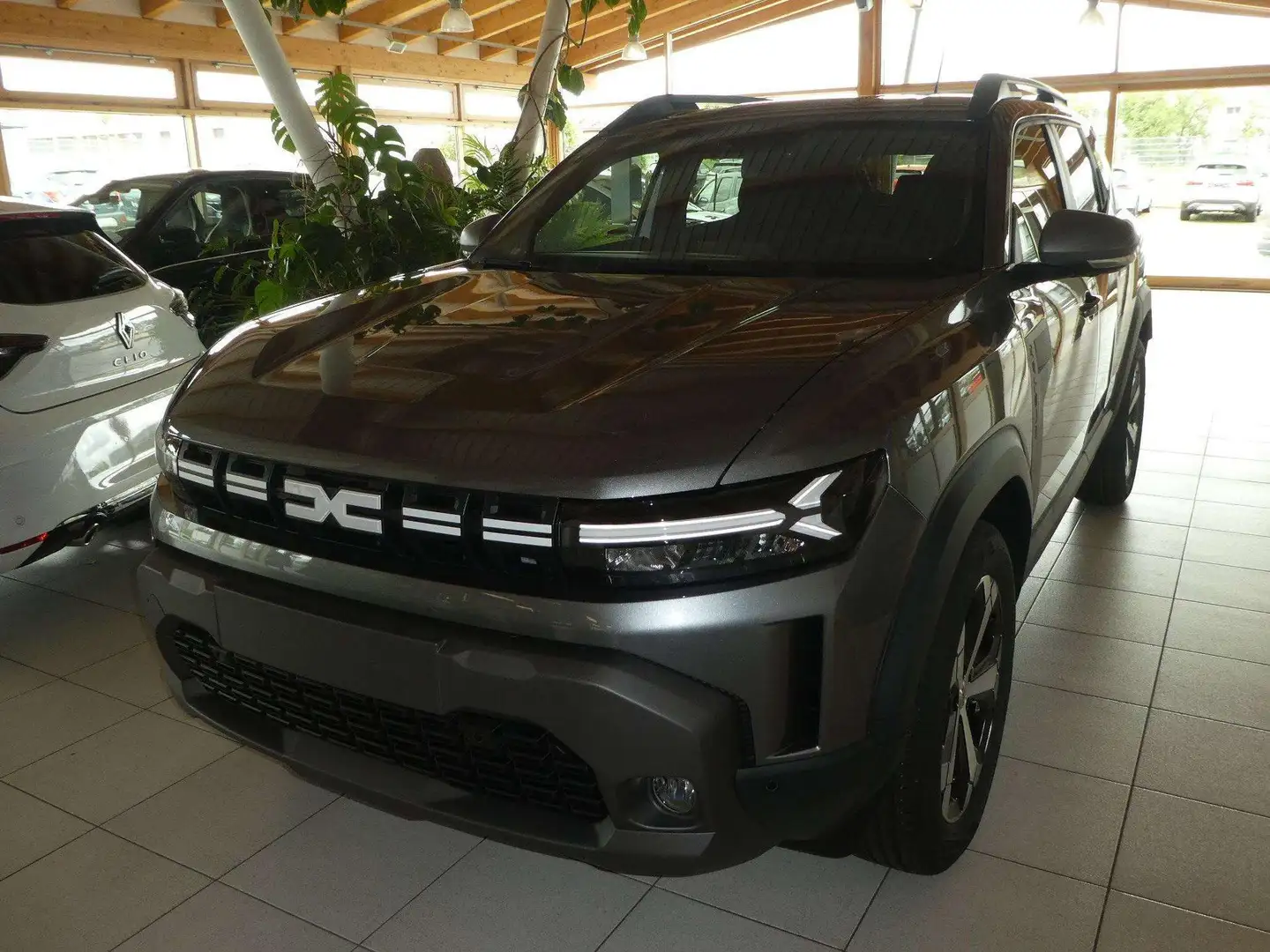 Dacia Duster TCe 130 2WD Journey 96 kW (131 PS), Schaltgetri... Grijs - 1