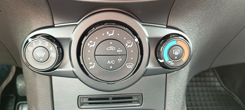 Ford Fiesta Trend 1,25 — photo 12