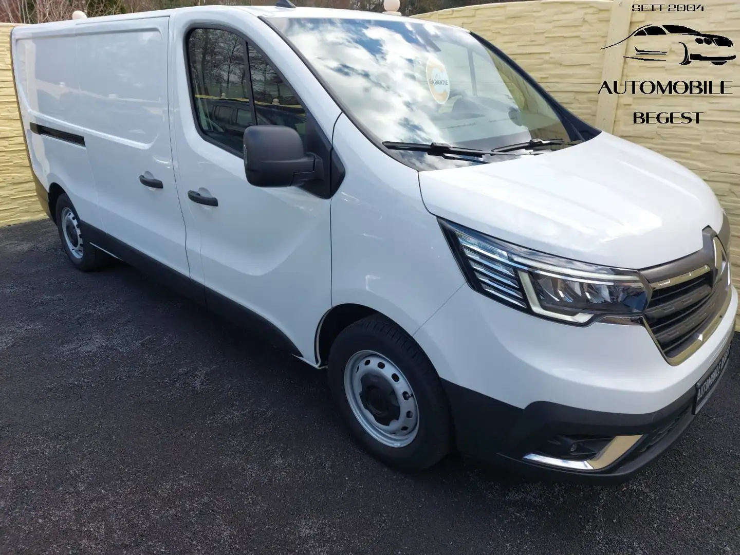 Renault Trafic 2.0 DCi 130 L2H1+AHK+ALLWETTER+KAM+TEMPOM Weiß - 1
