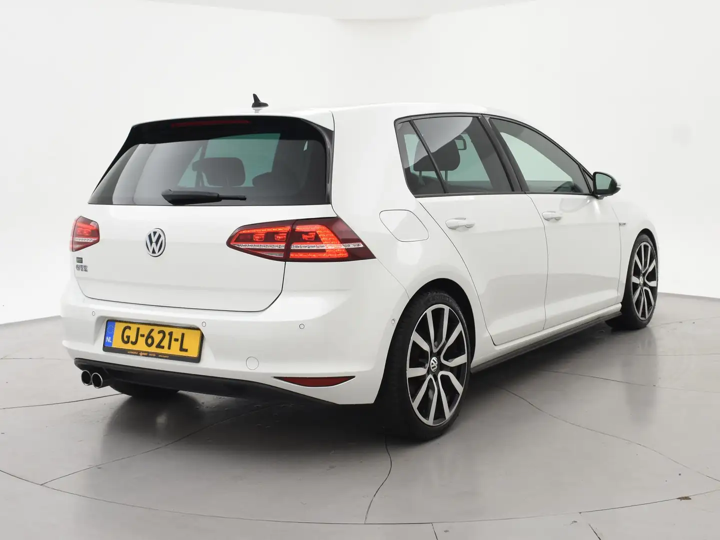 Volkswagen Golf GTE 1.4 TSI 204 PK + ADAPTIVE CRUISE | CAMERA | LED | Blanc - 2