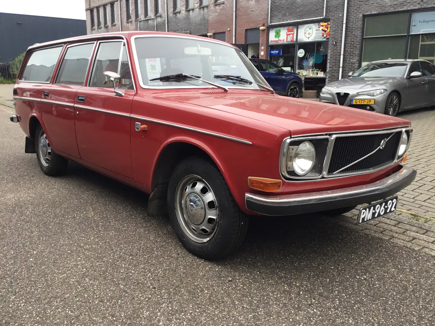 Volvo 145 Rot - 1