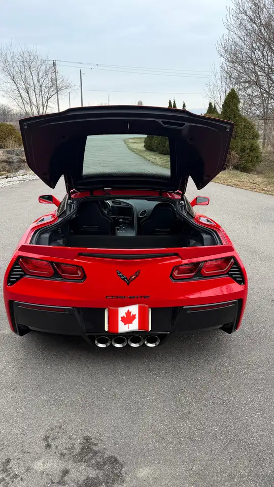 Chevrolet Corvette снимка Chevrolet Corvette
