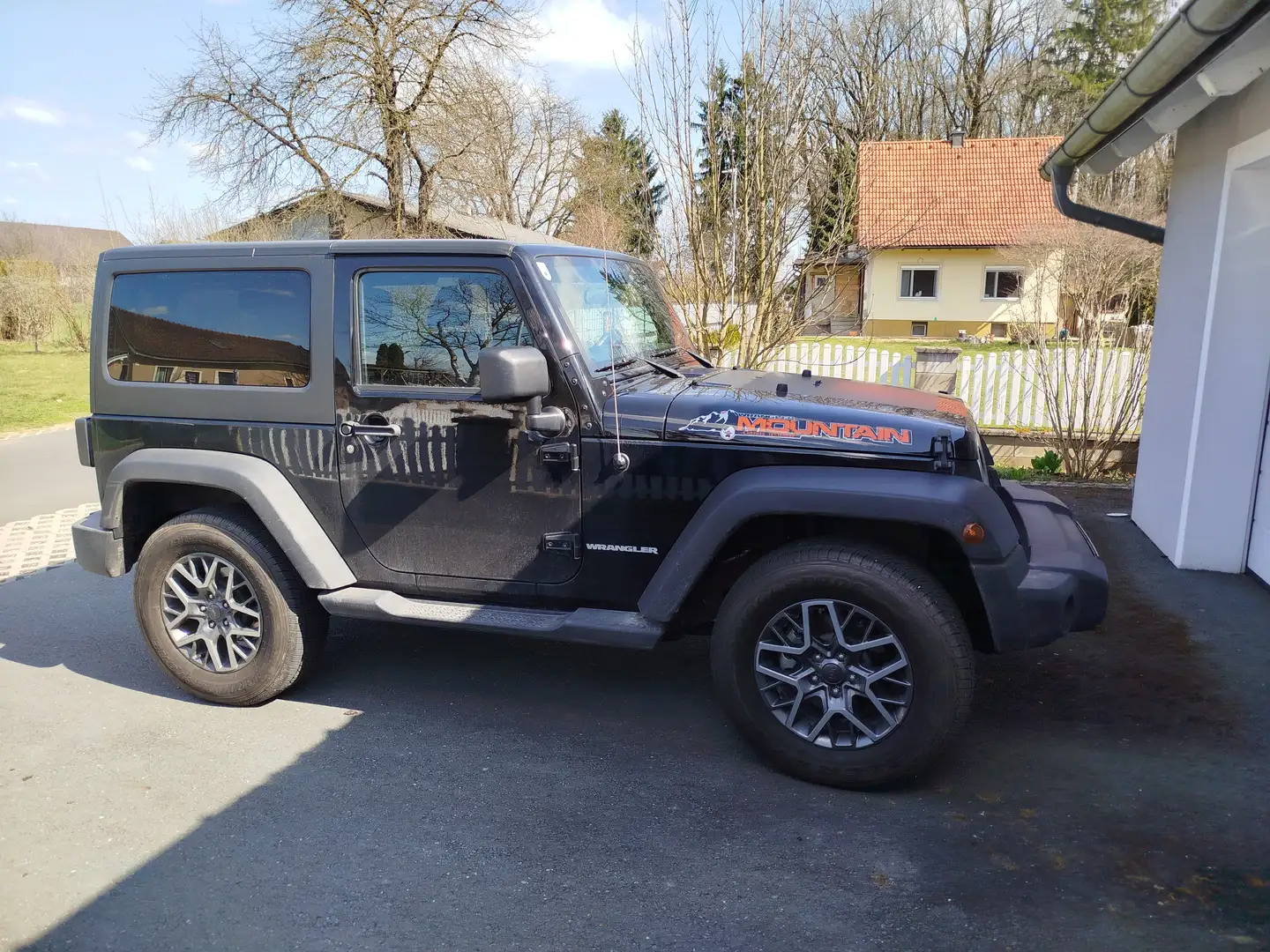 Jeep Wrangler Wrangler Mountain 2,8 CRD Mountain Schwarz - 2