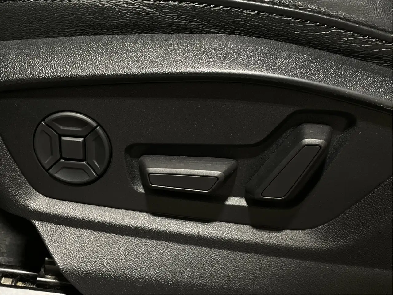 Audi Q7 photo Audi Q7