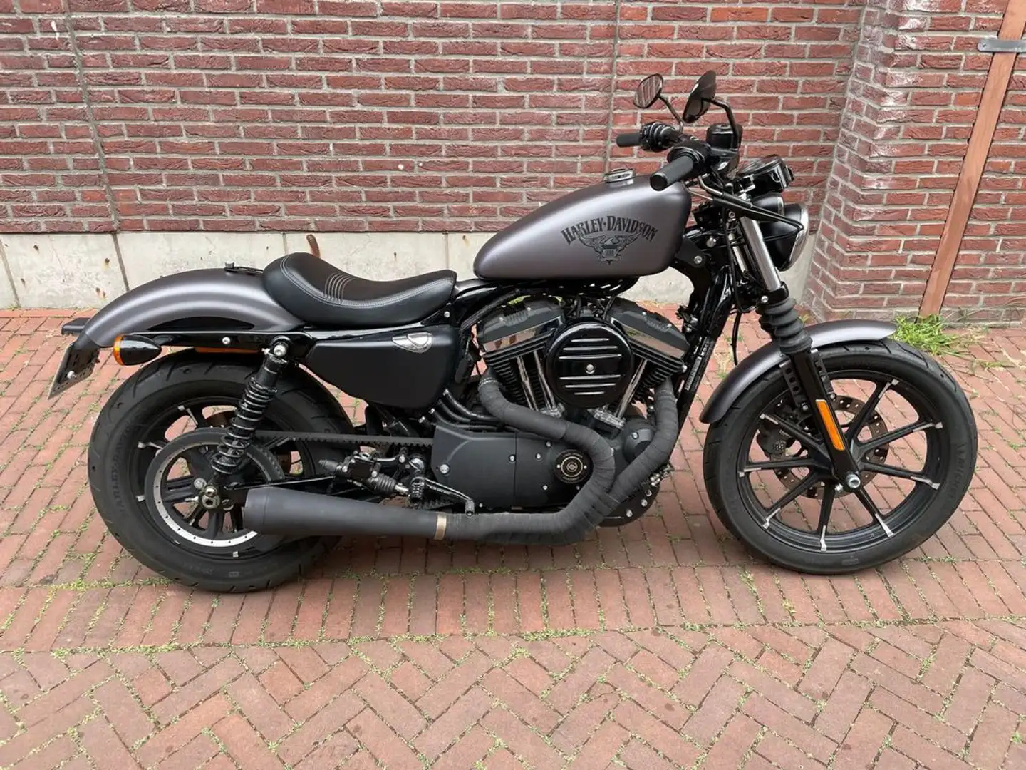 Harley-Davidson XL 883 XL883N IRON Negru - 1