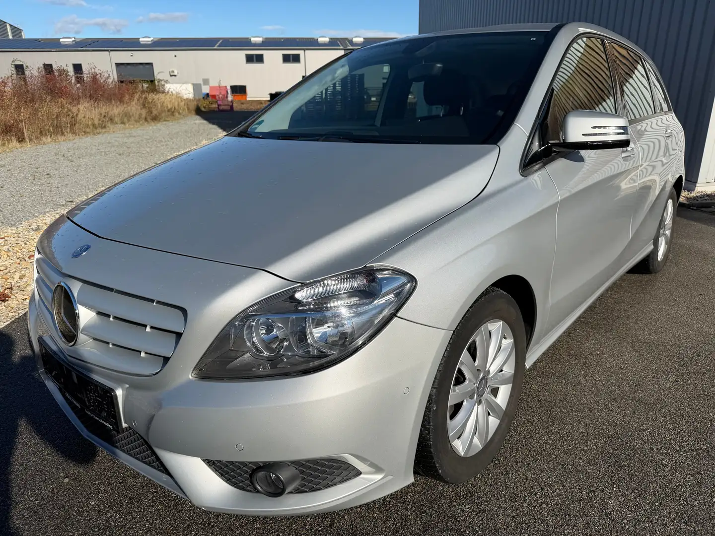 Mercedes-Benz B 200 B 200 *NAVI*SITZHEIZUNG*ELEKTR.SITZE*TOP* Silber - 1