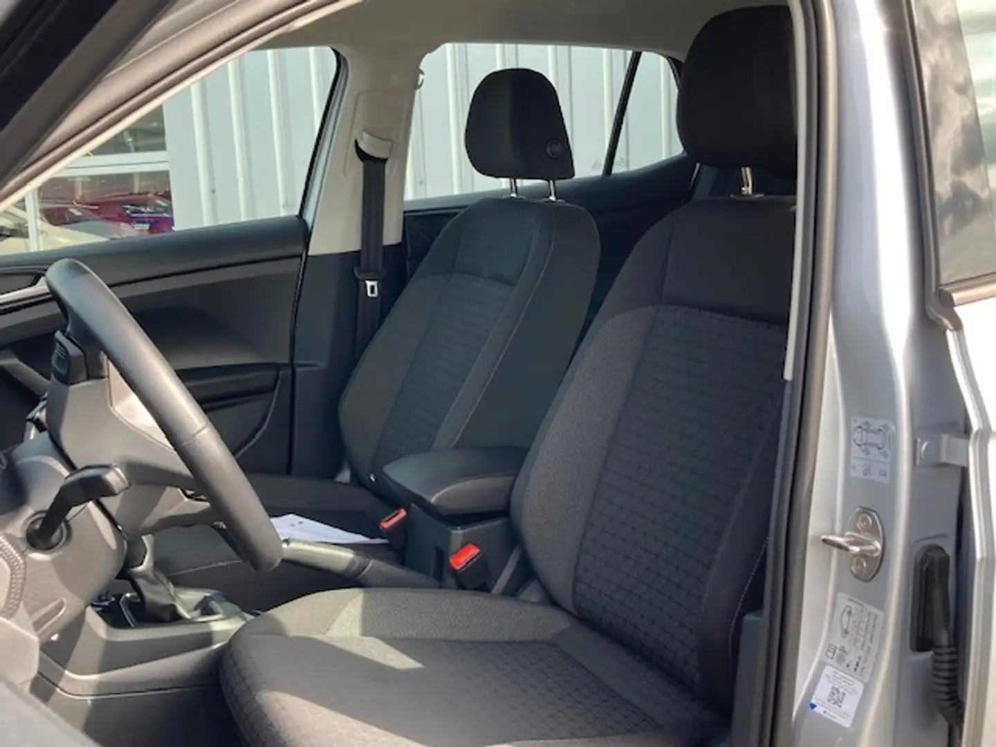 Volkswagen T-Cross 1.0 TSI Life 111pk DSG/AUTO | App connect | Adapti Grijs - 2