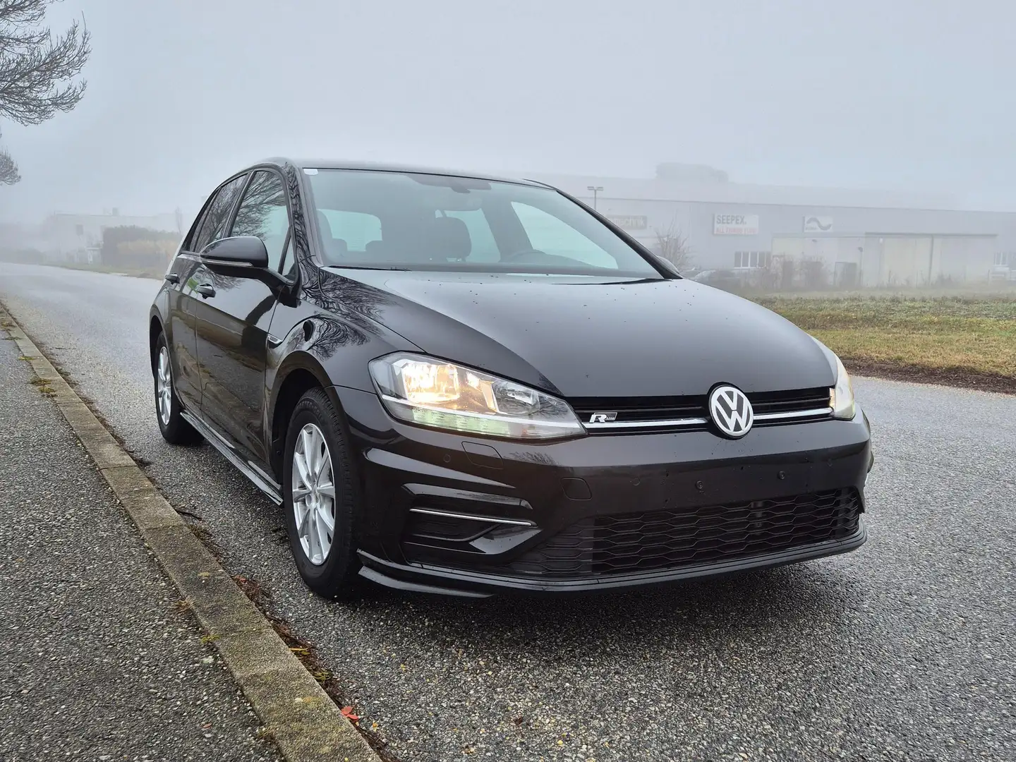 Volkswagen Golf Golf 7,5 1,0 TSI R Line VII Schwarz - 2