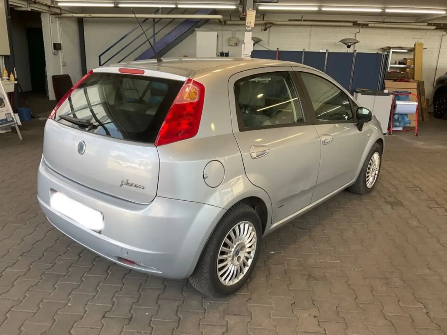 Fiat Grande Punto Pequeño Manual de 5 Puertas Plateado - 2