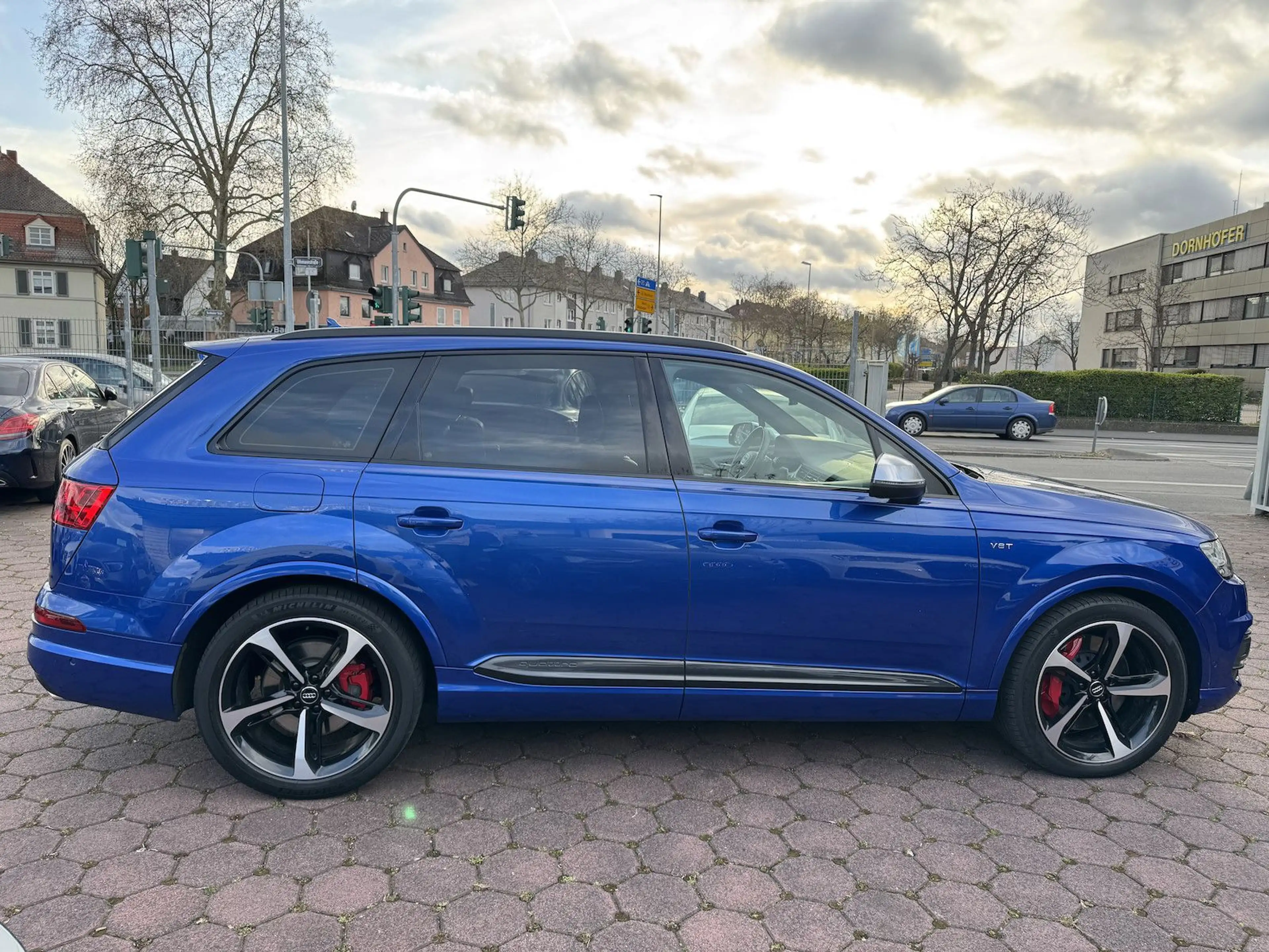 Audi SQ7 4.0 TDI quattro ALLRL MATRIX SOFT HUD ACC — photo 4