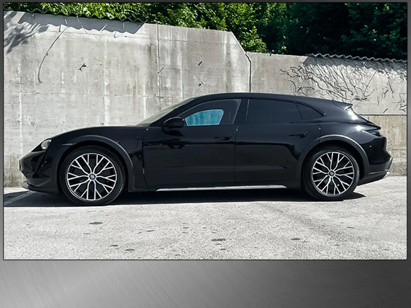 Porsche Taycan 4 Cross Turismo 83,7kWh Schwarz - 2