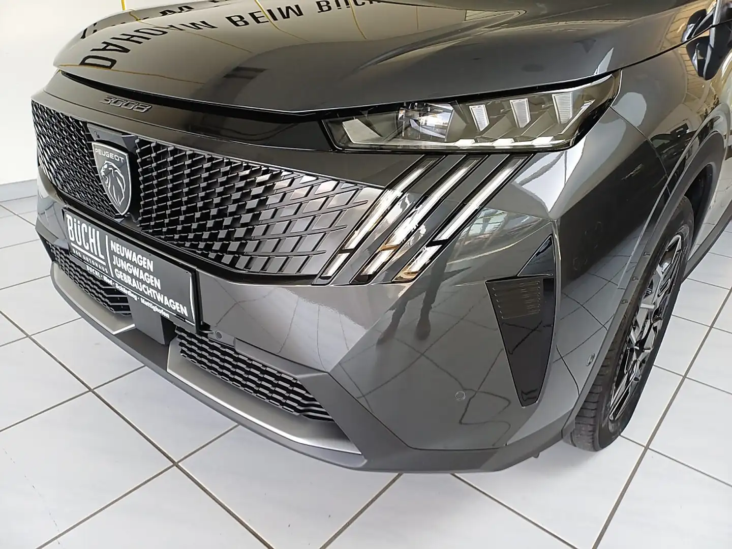 Peugeot 3008 Hybrid 145 e-DCS6 GT Grau - 2