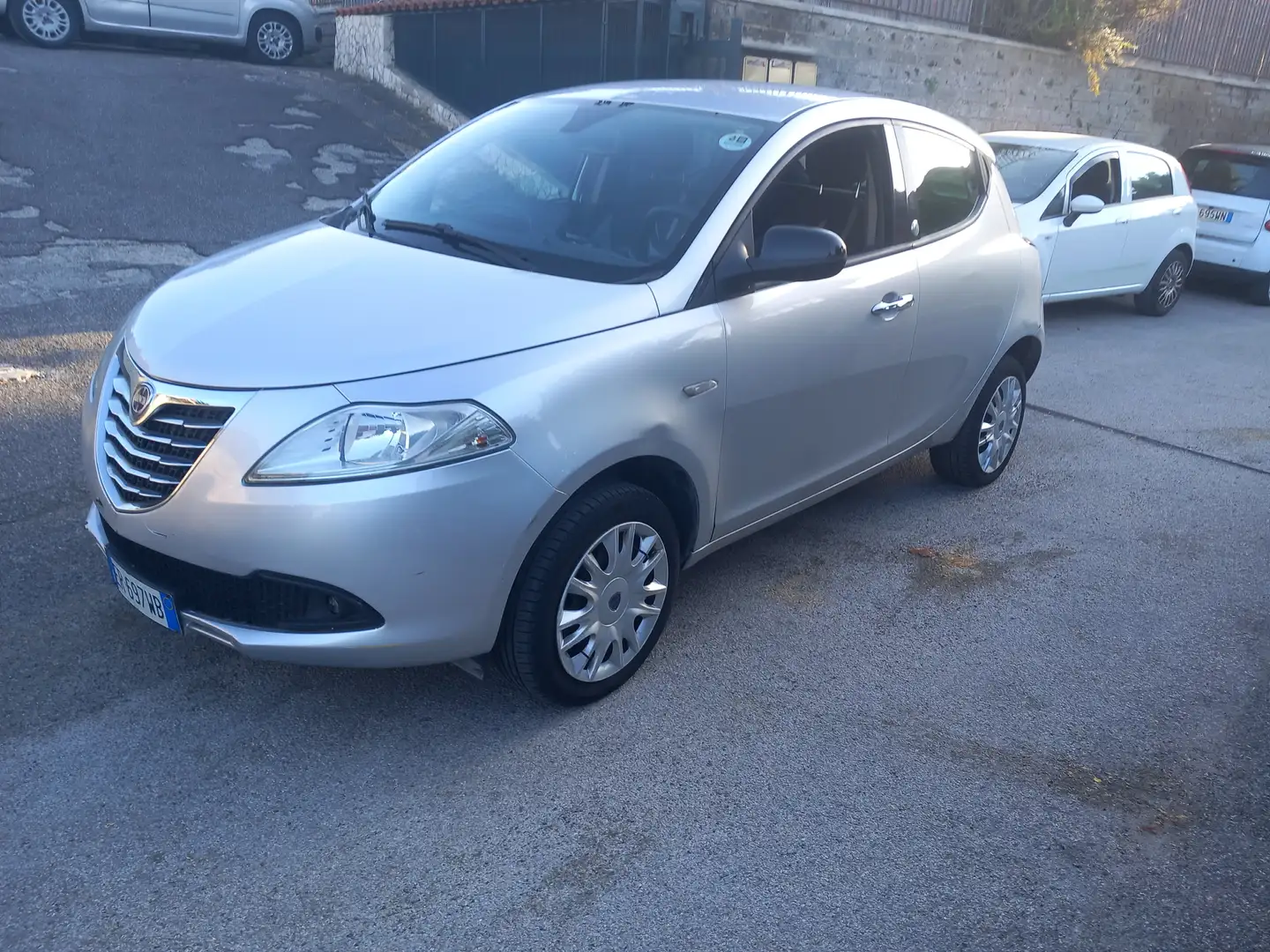 Lancia Ypsilon Zilver - 1