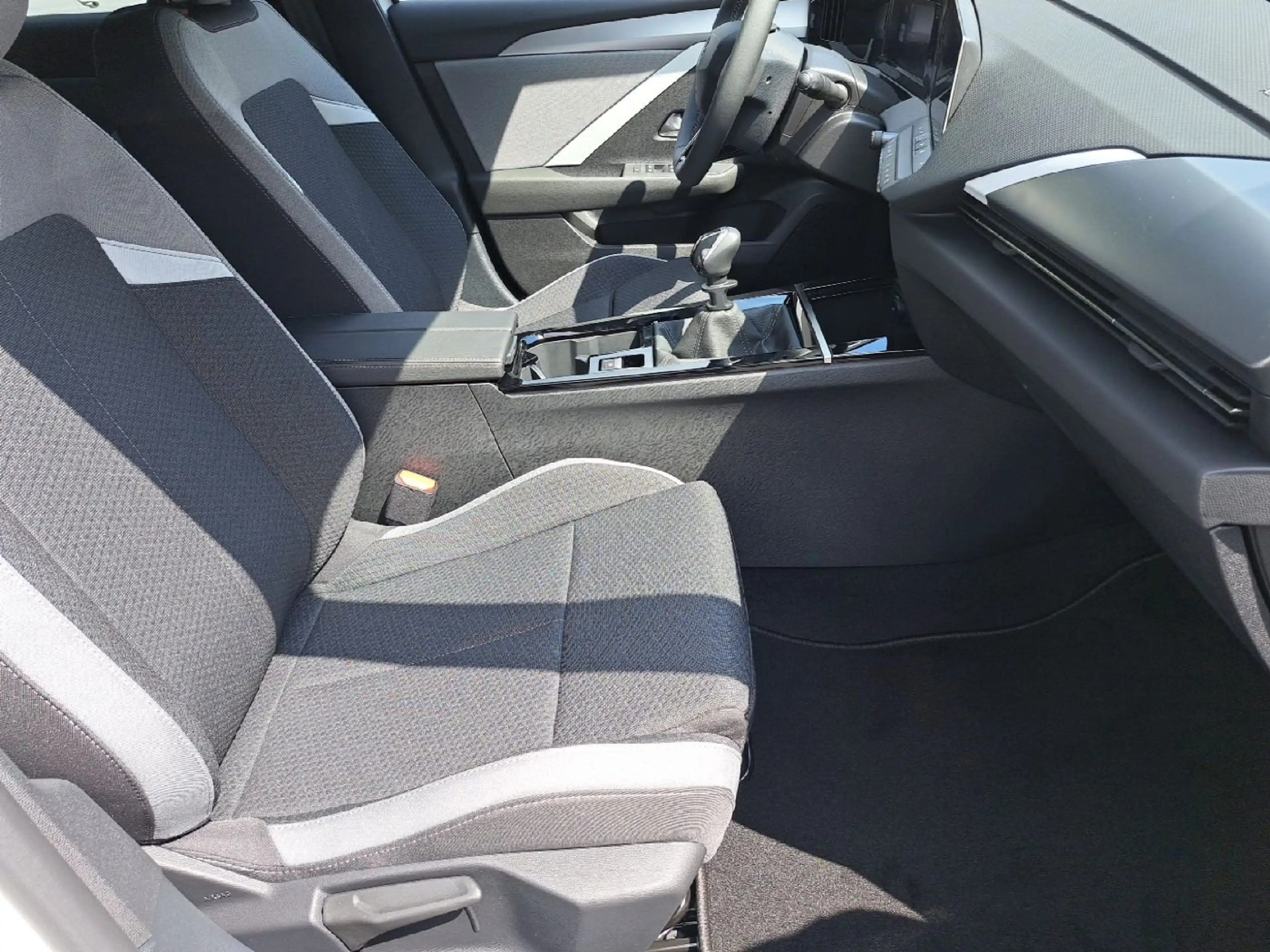 Opel Astra L ST 1.2 Turbo Edition *LED*DAB*SHZ*PDC*AWR — photo 11