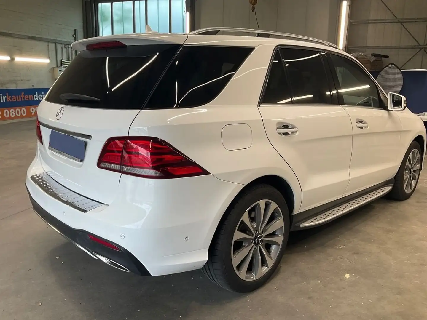 Mercedes-Benz GLE 400 GLE 400 4Matic 9G-TRONIC AMG Line Alb - 2