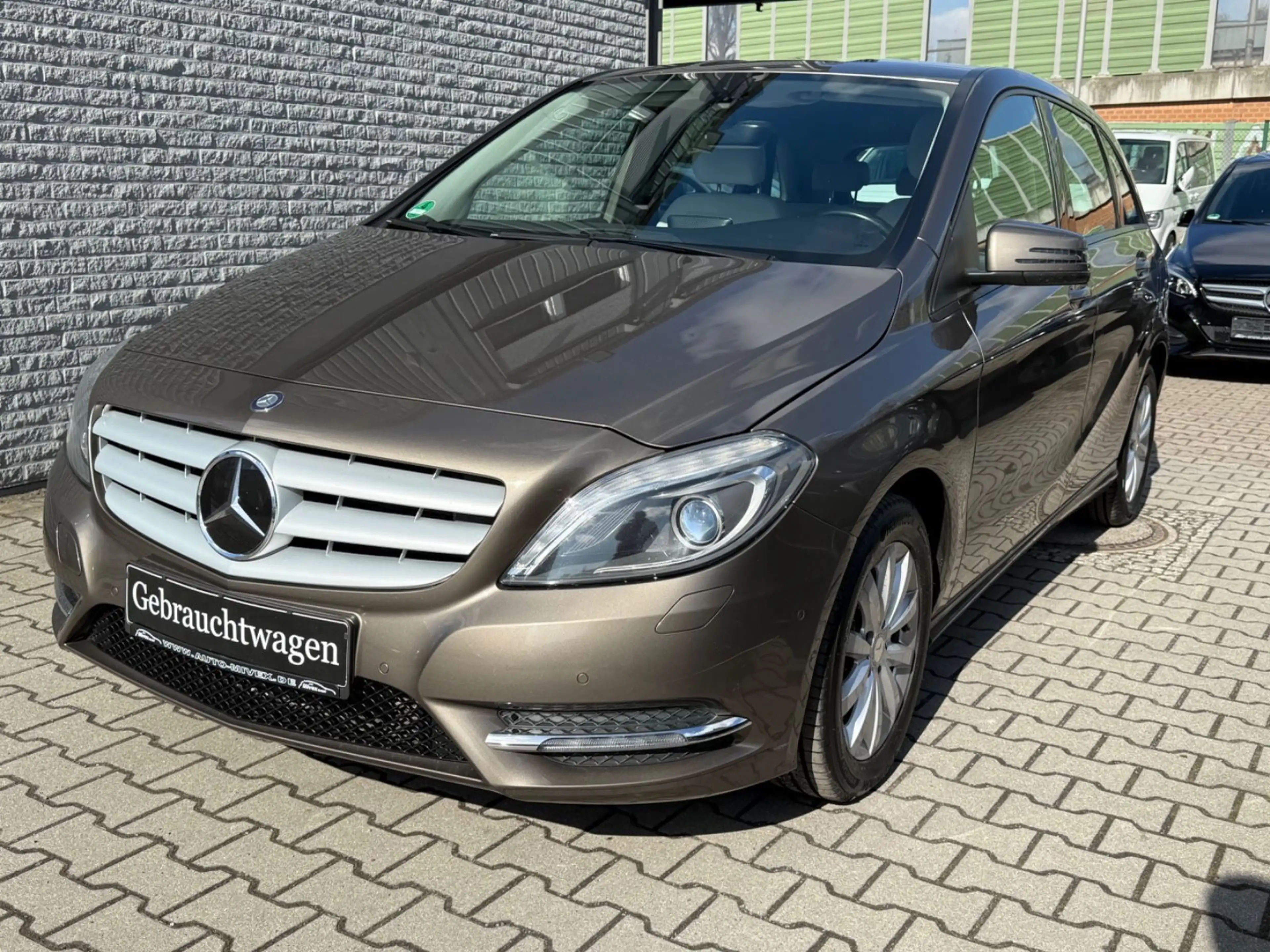 Mercedes-Benz B 220 CDI / d Aut. Xenon KAMERA NAVI 1.HAND