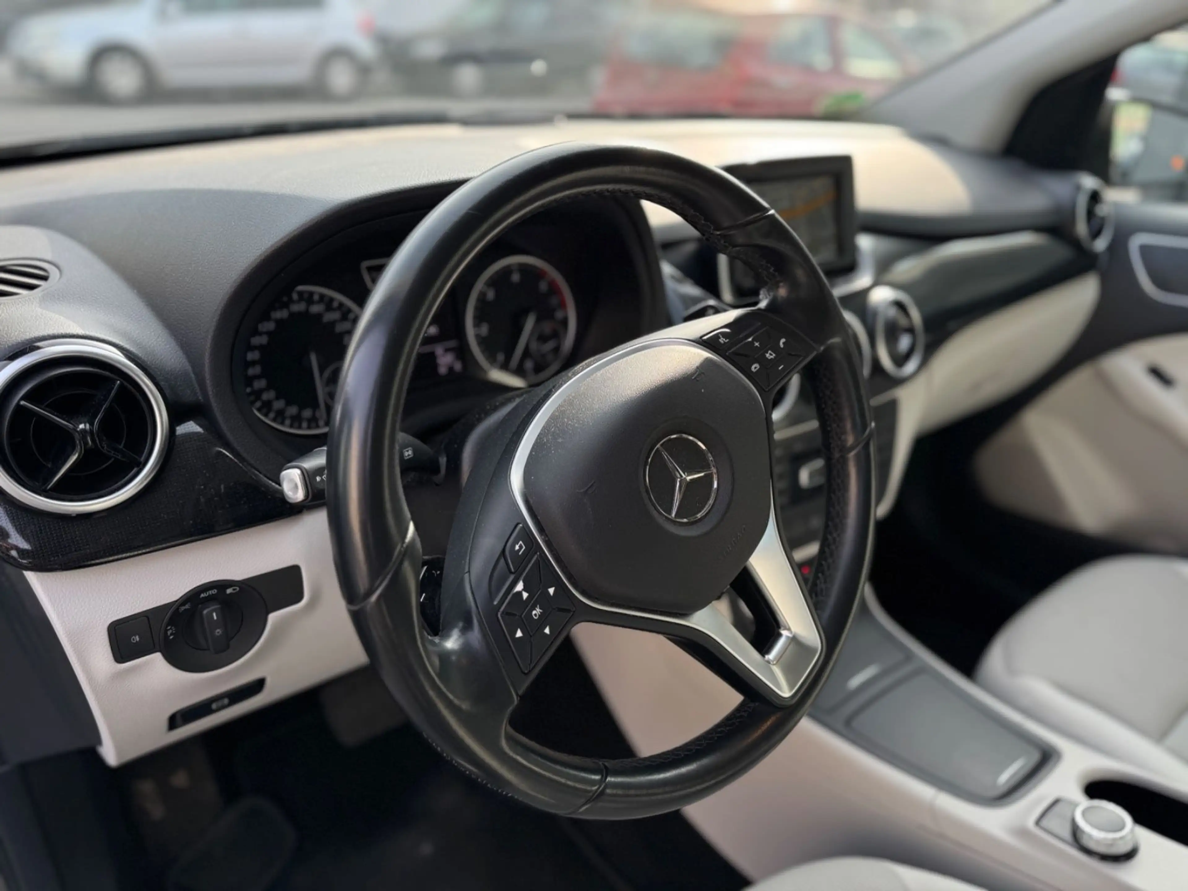 Mercedes-Benz B 220 CDI / d Aut. Xenon KAMERA NAVI 1.HAND — photo 8