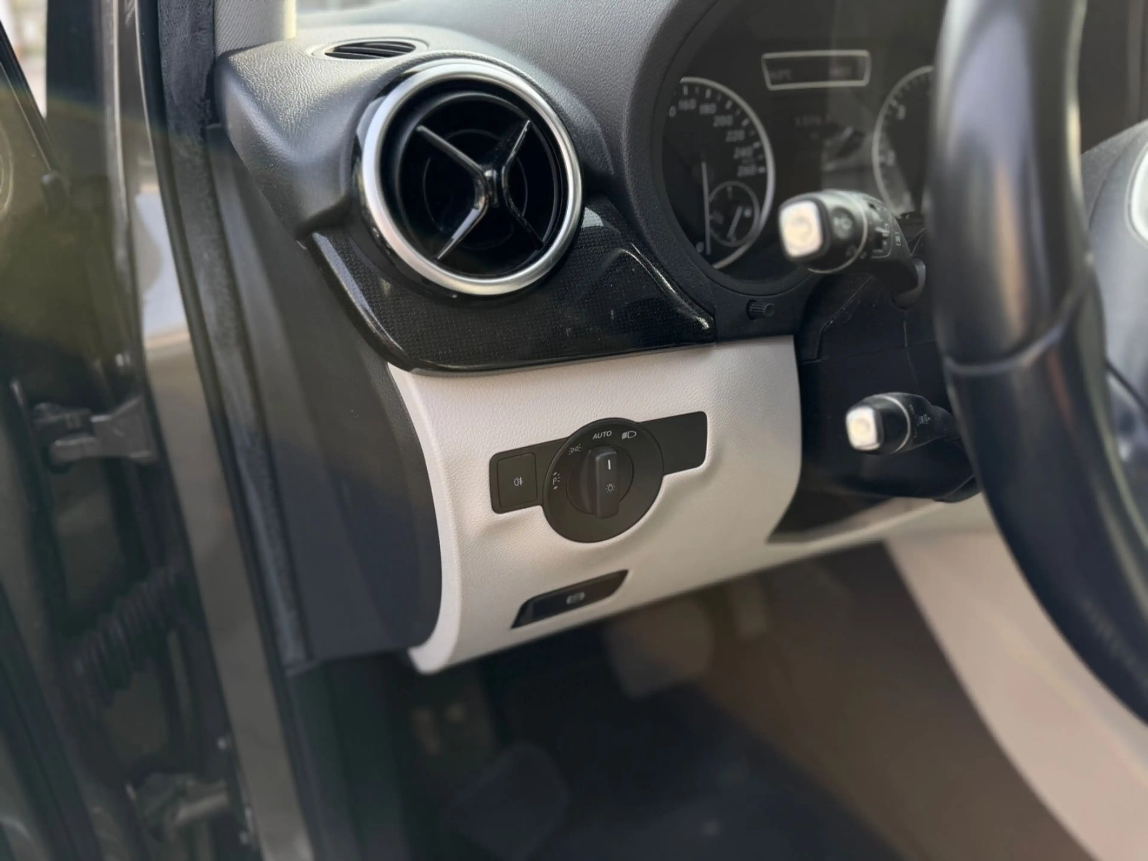 Mercedes-Benz B 220 CDI / d Aut. Xenon KAMERA NAVI 1.HAND — photo 15