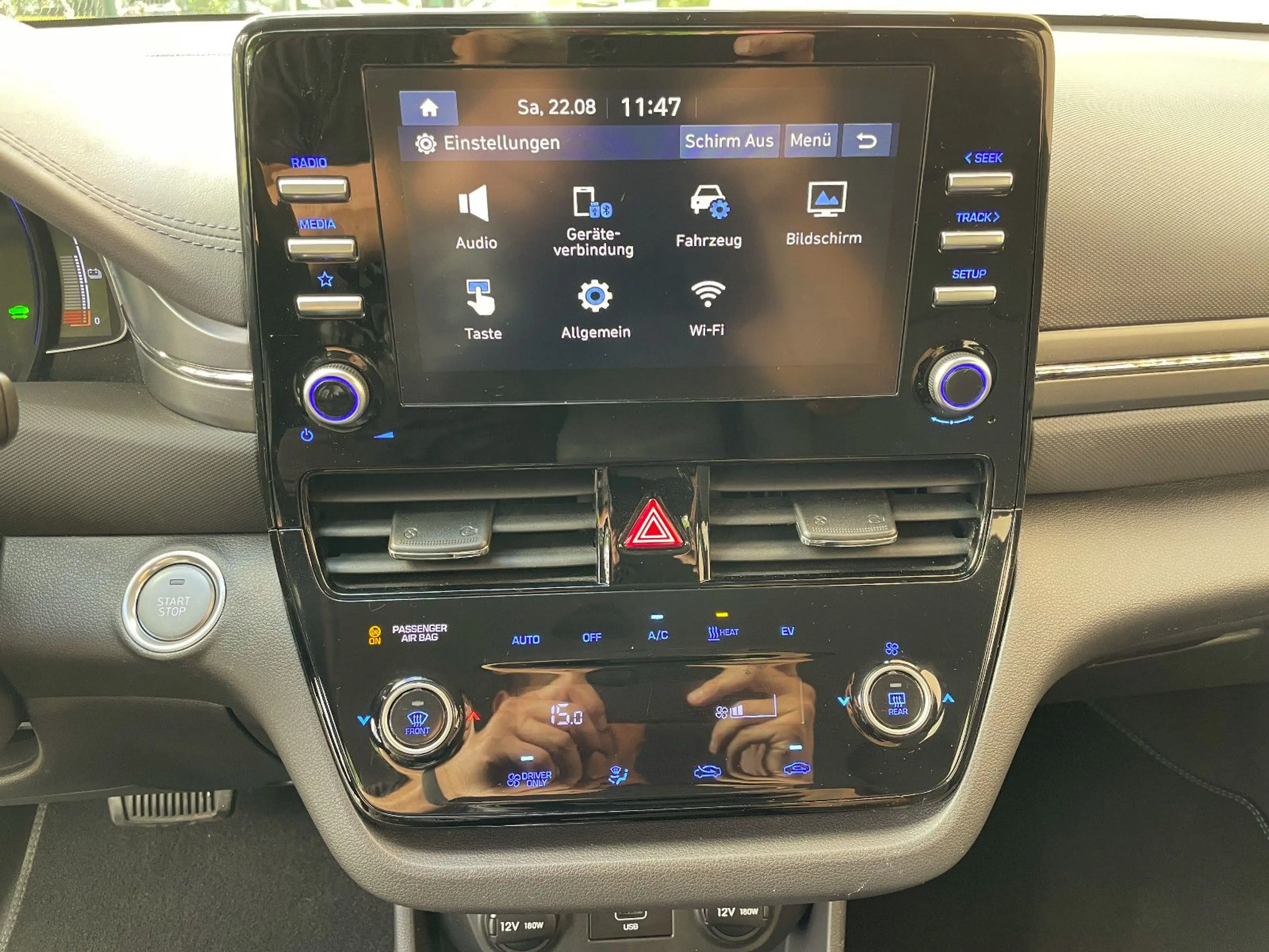 Hyundai IONIQ Trend Elektro aus 2. Besitz erst 20Tkm!!! — photo 29