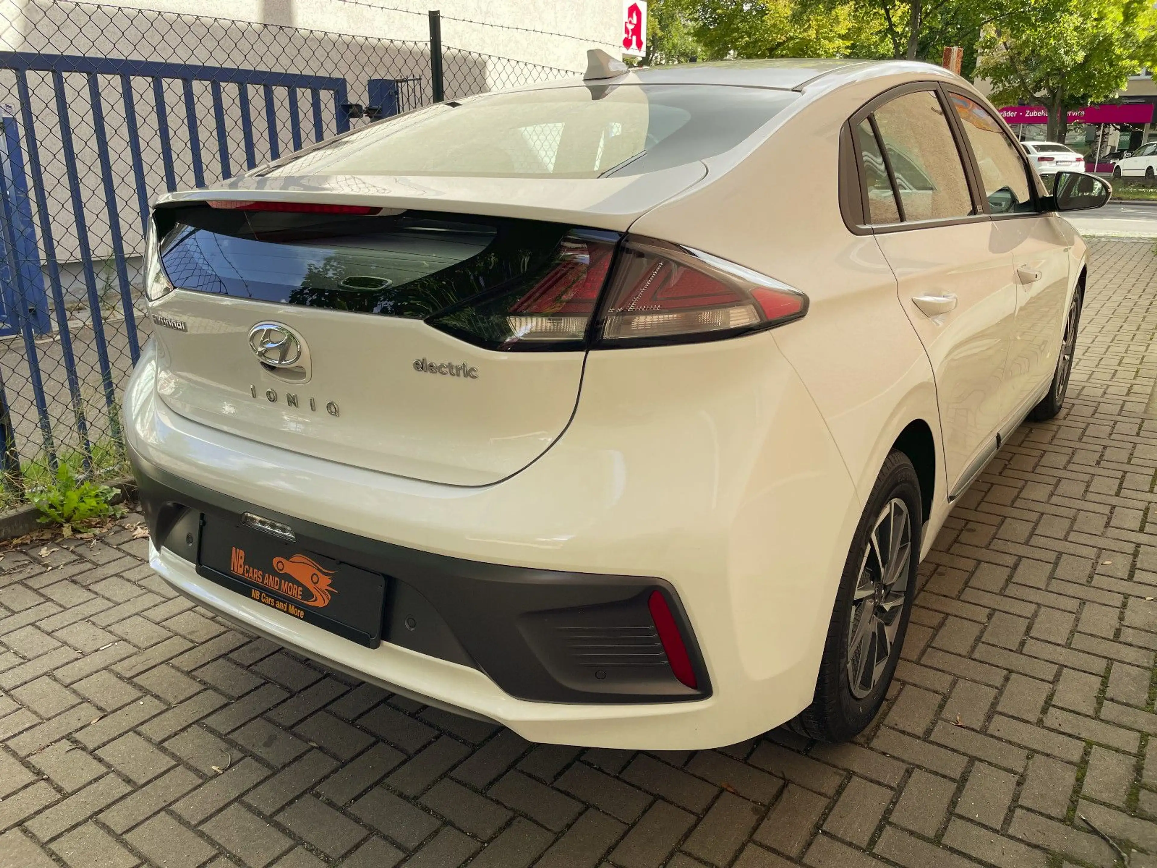 Hyundai IONIQ Trend Elektro aus 2. Besitz erst 20Tkm!!! — photo 6