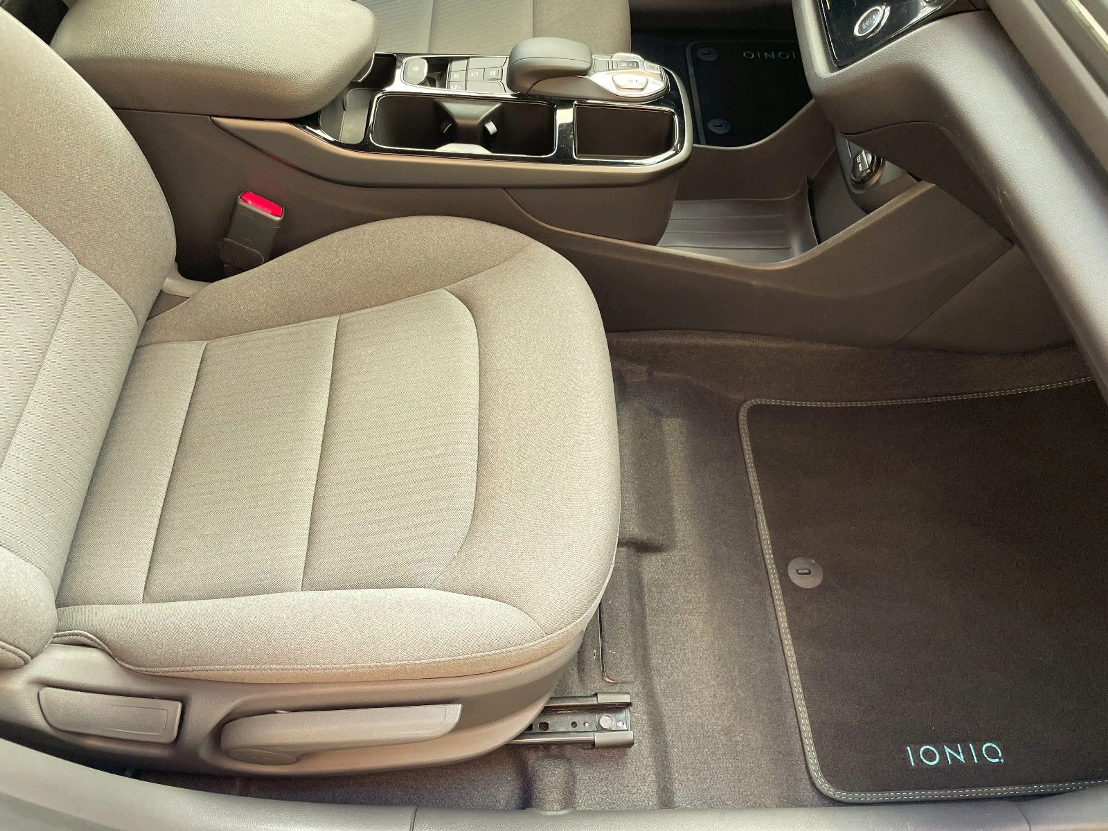 Hyundai IONIQ Trend Elektro aus 2. Besitz erst 20Tkm!!! — photo 14