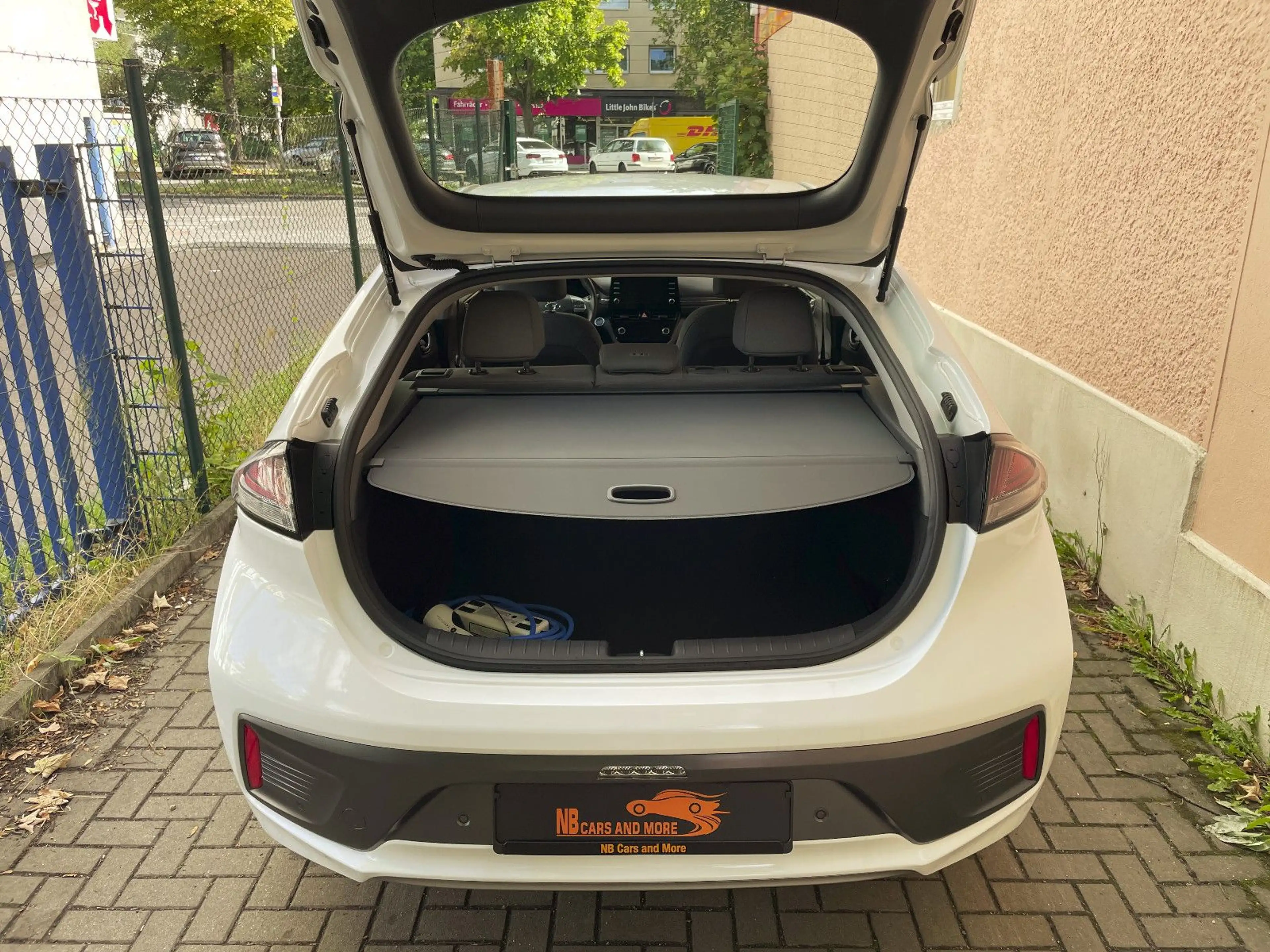 Hyundai IONIQ Trend Elektro aus 2. Besitz erst 20Tkm!!! — photo 19