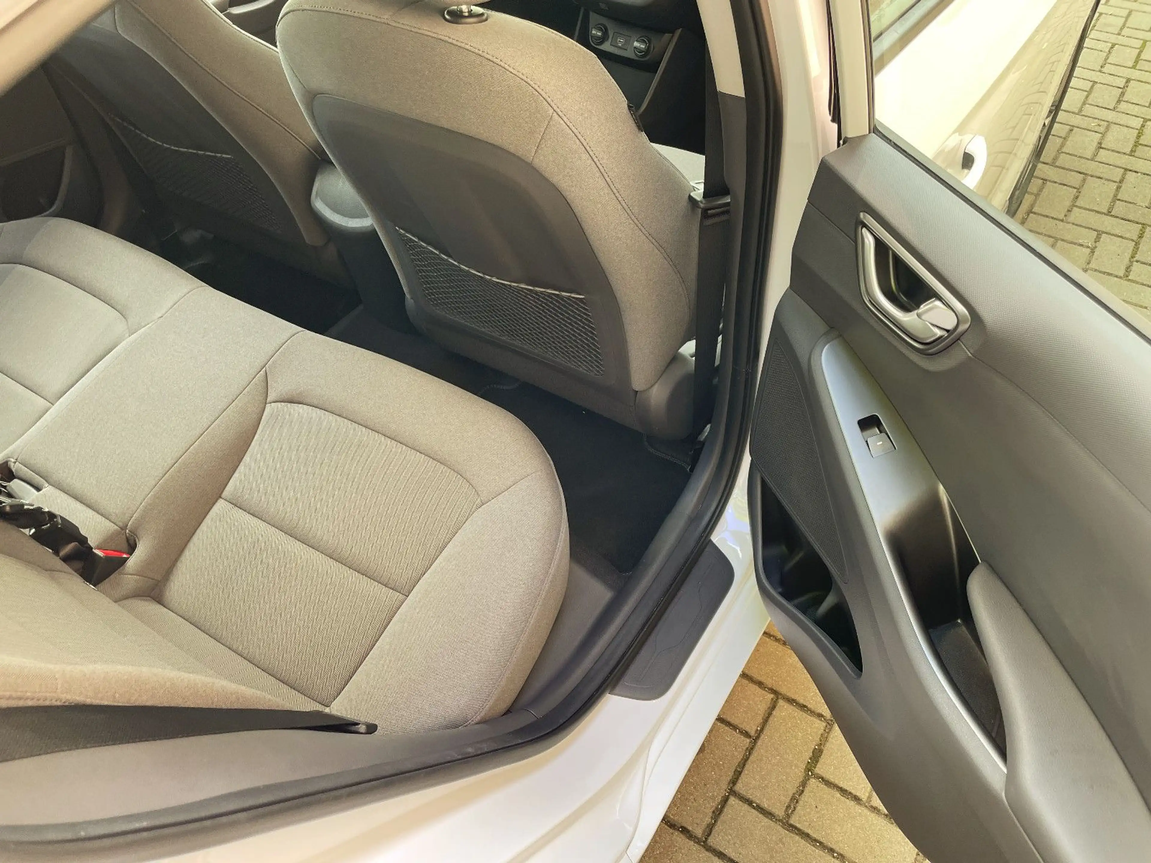 Hyundai IONIQ Trend Elektro aus 2. Besitz erst 20Tkm!!! — photo 17