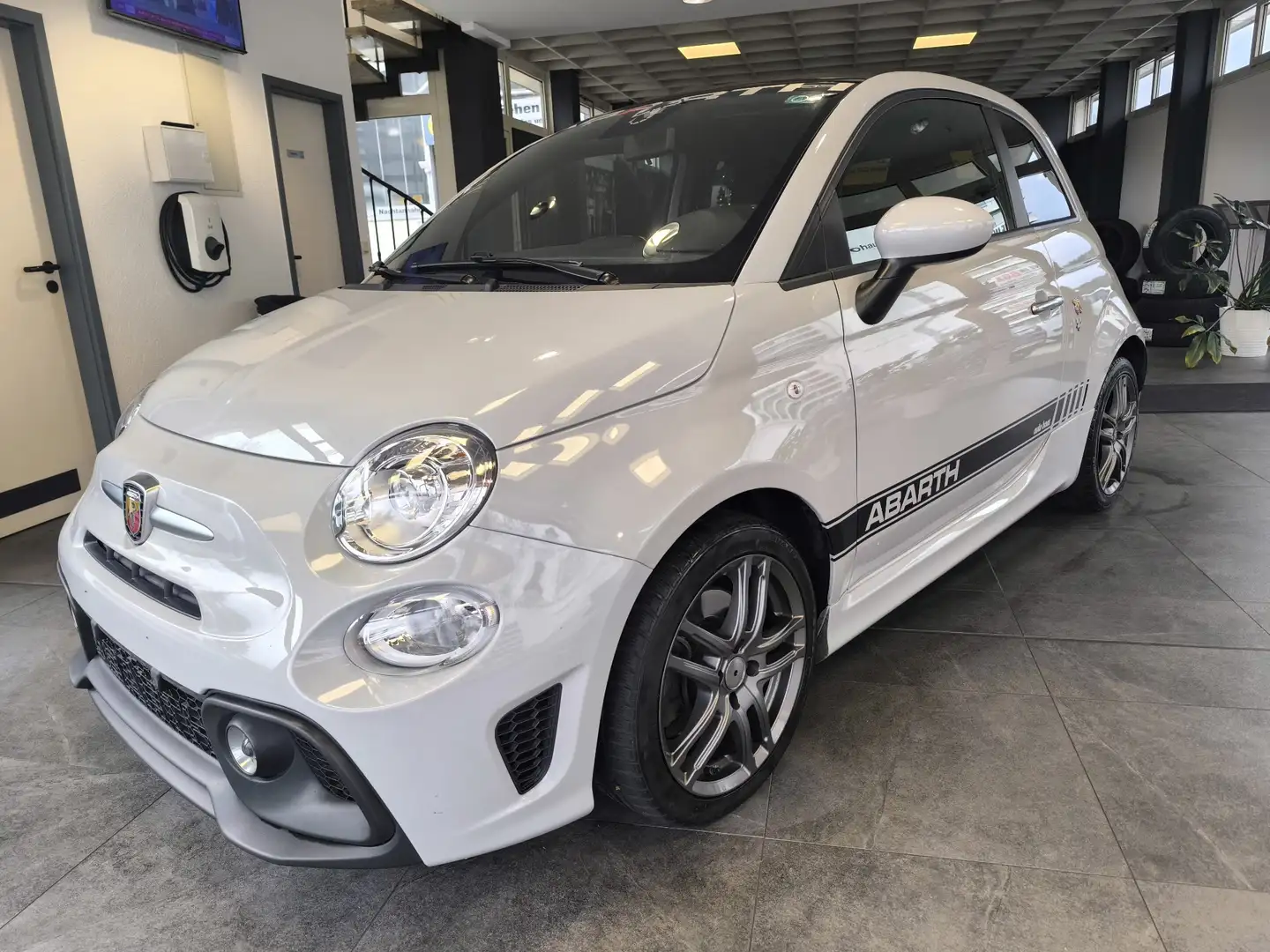 Abarth 500C 595,Cabrio-Aluf.-PDC.-Klimaautom.-8-fach Grau - 1