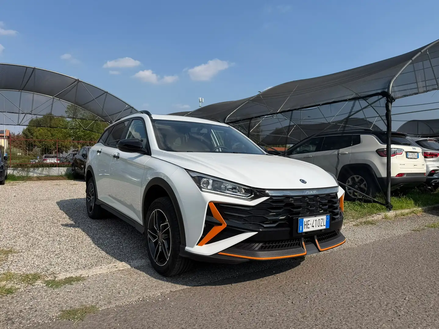 Dongfeng Huge - Huge 1.5 t E2 320T auto Weiß - 1