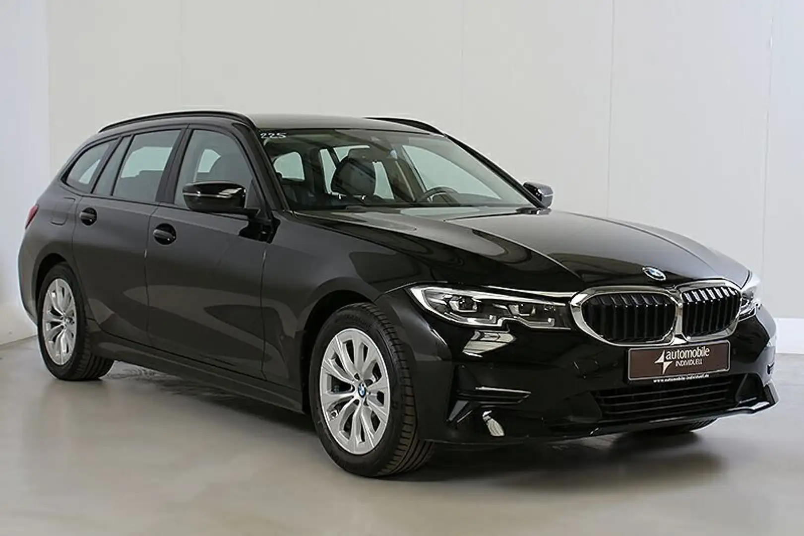 BMW 318 d AT Advantage Leder Navi LED Sitzh PDC Noir - 2