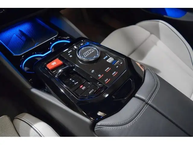 BMW M5 view 14