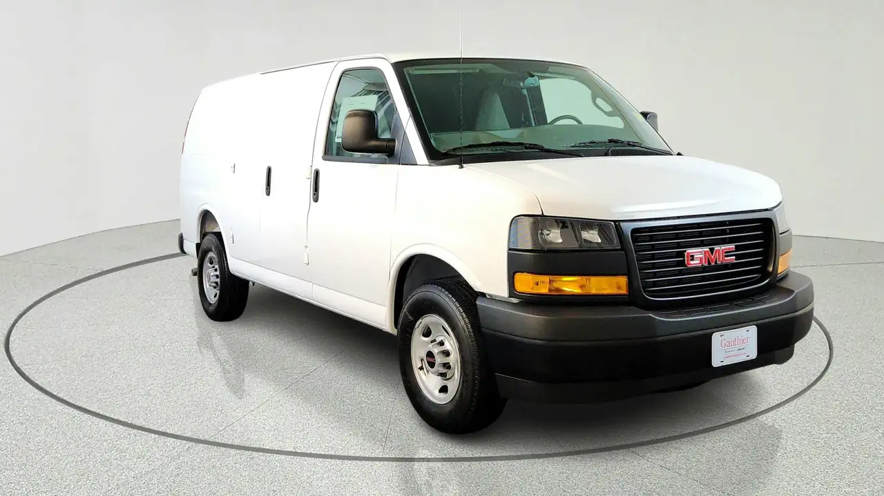 GMC Savana photo GMC Savana