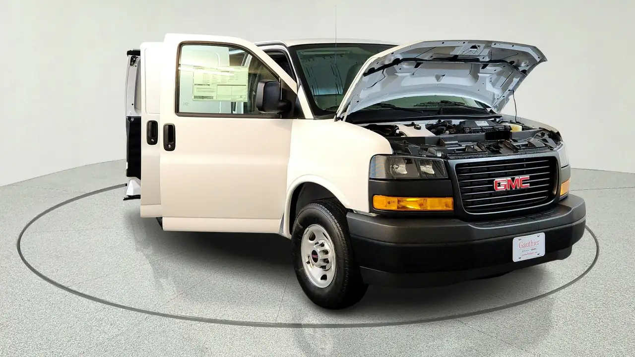GMC Savana photo GMC Savana