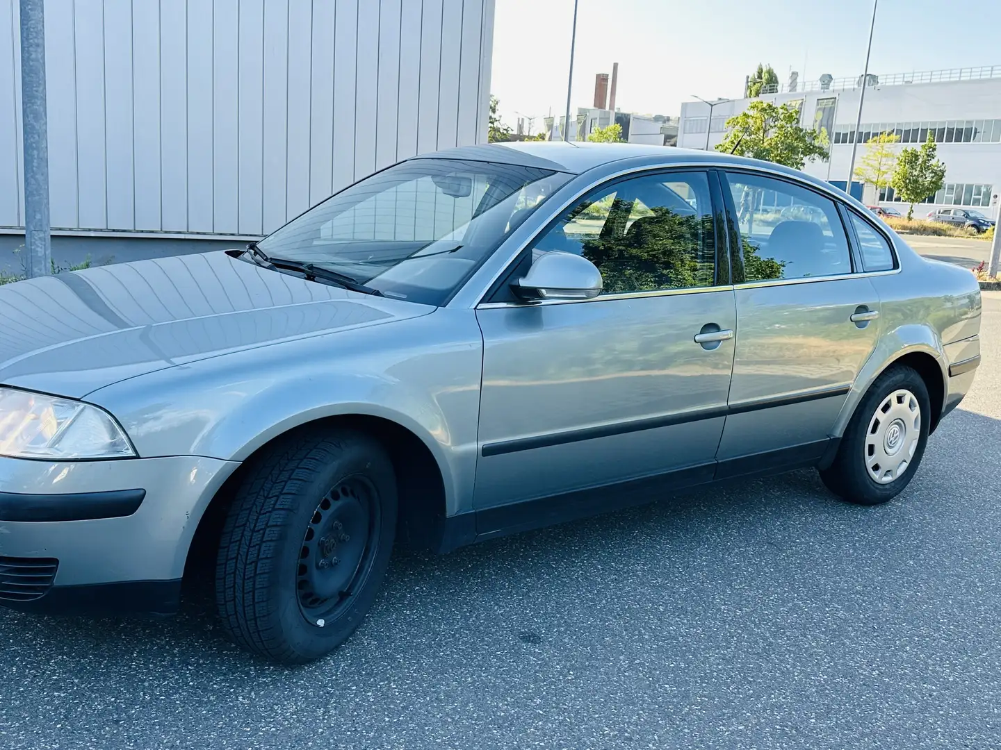 Volkswagen Passat Basis Gris - 1